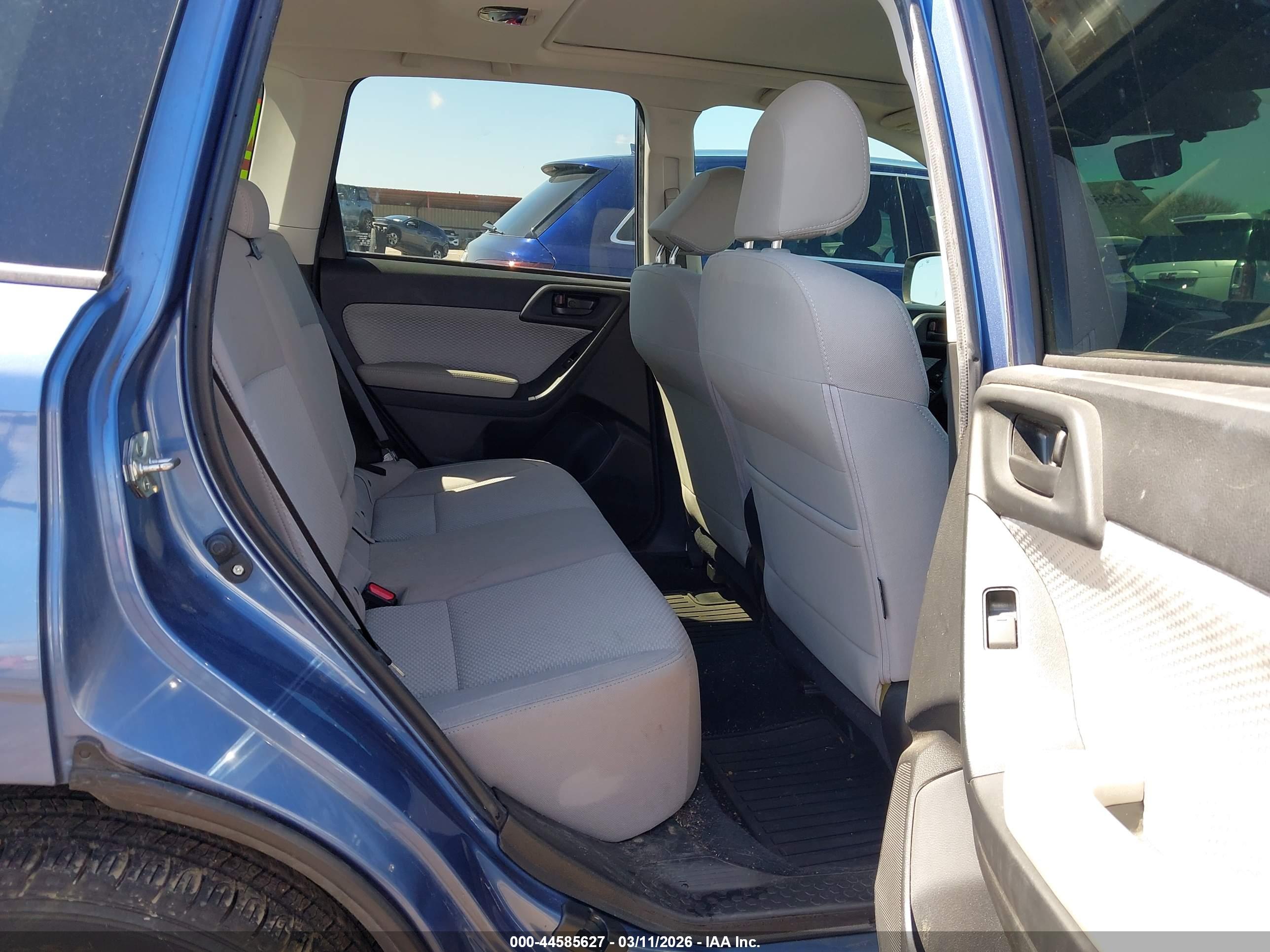 SUBARU FORESTER image 8