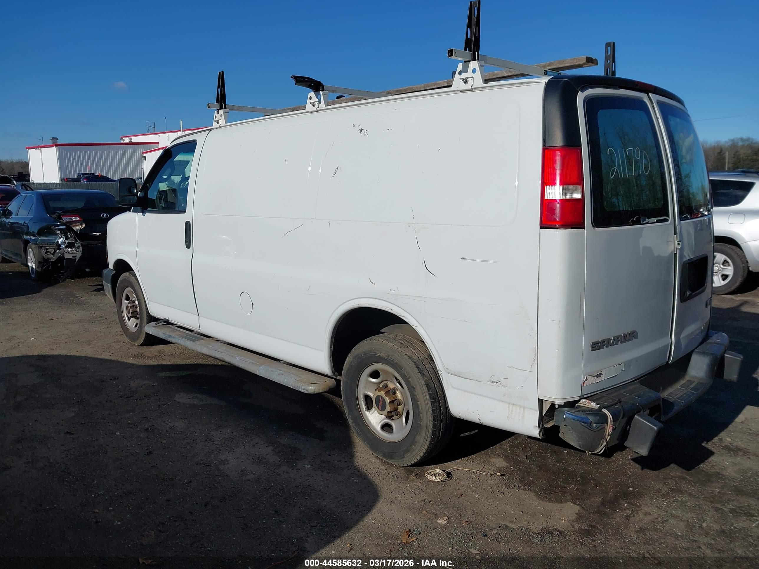 GMC SAVANA image 3