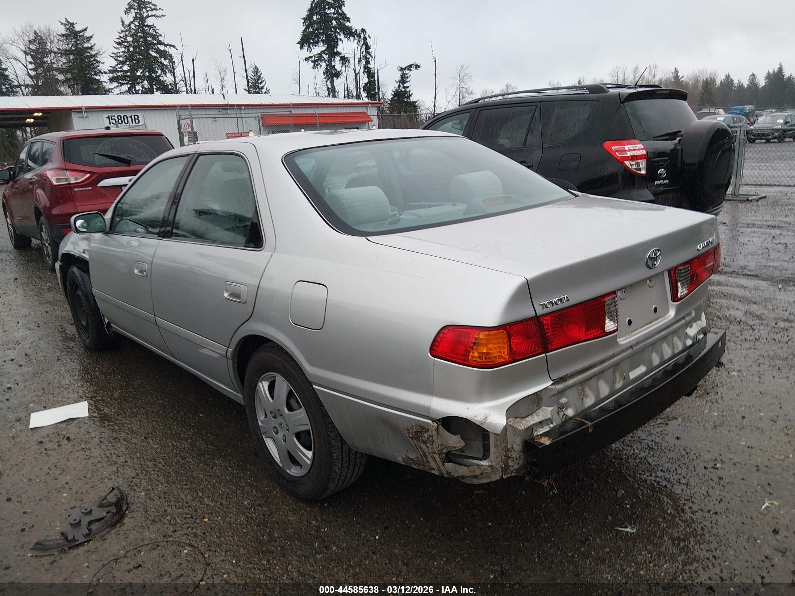 TOYOTA CAMRY image 3