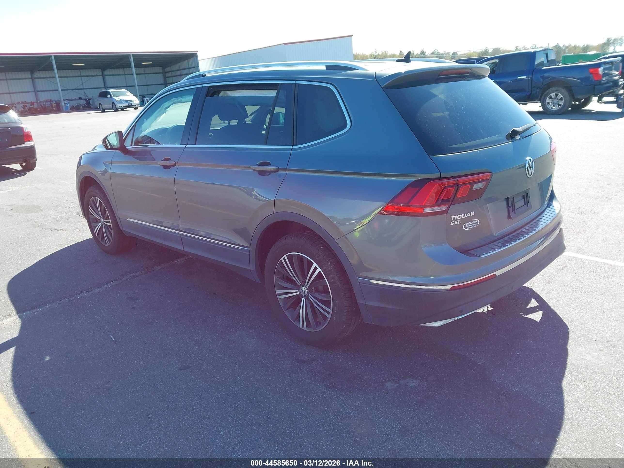 VOLKSWAGEN TIGUAN image 3