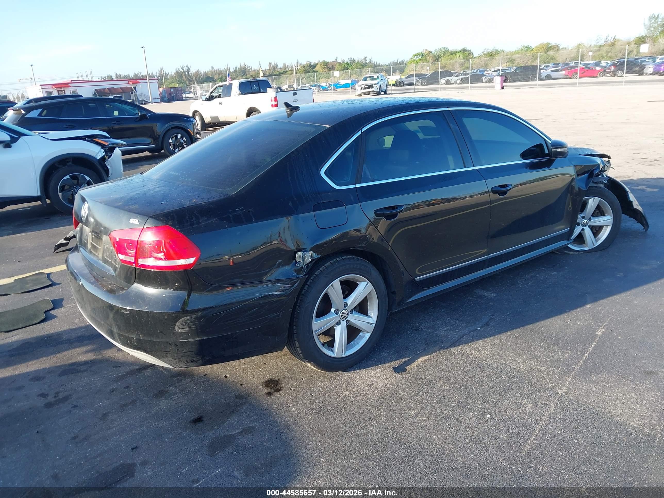 VOLKSWAGEN PASSAT image 4