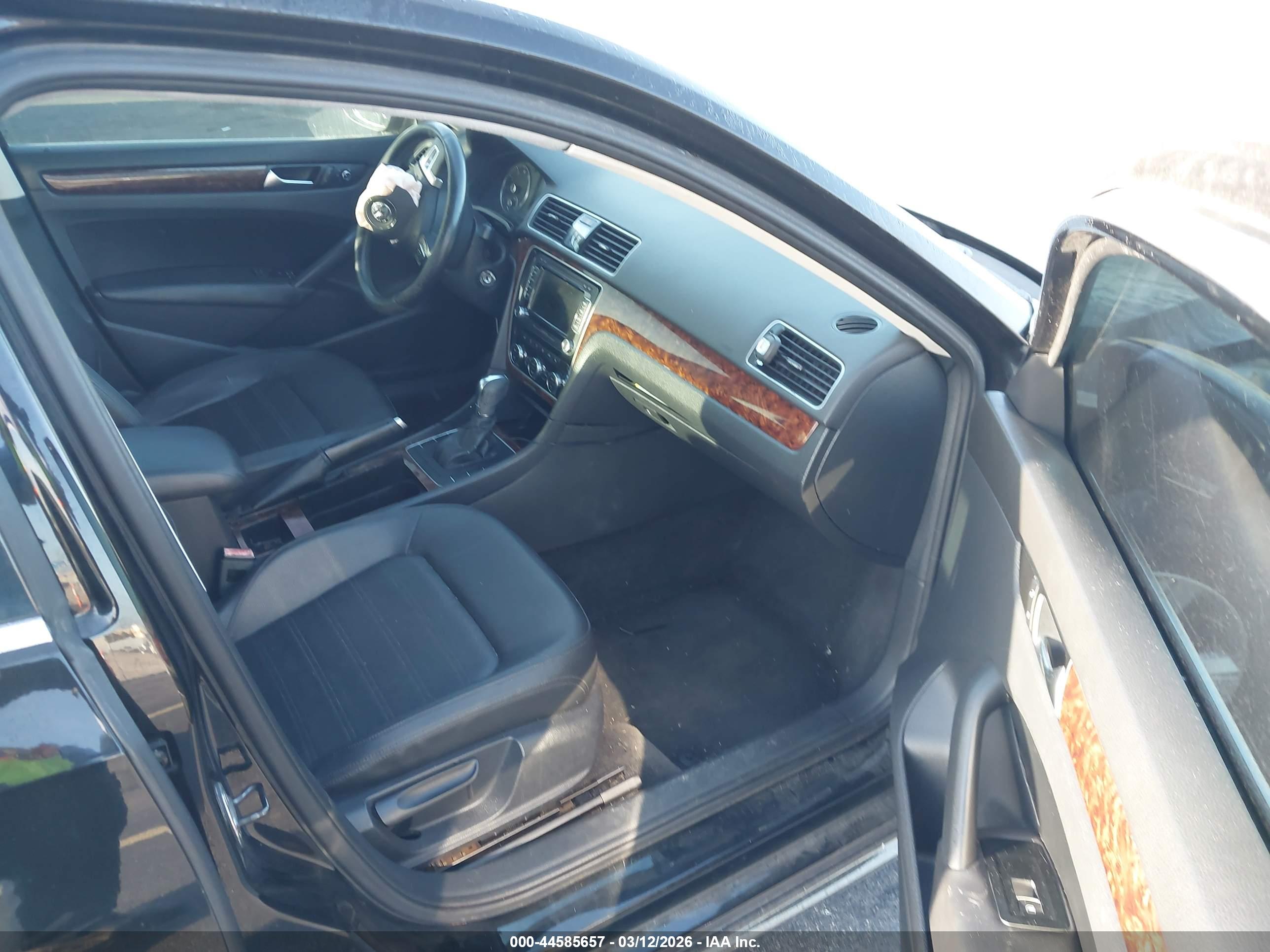 VOLKSWAGEN PASSAT image 5