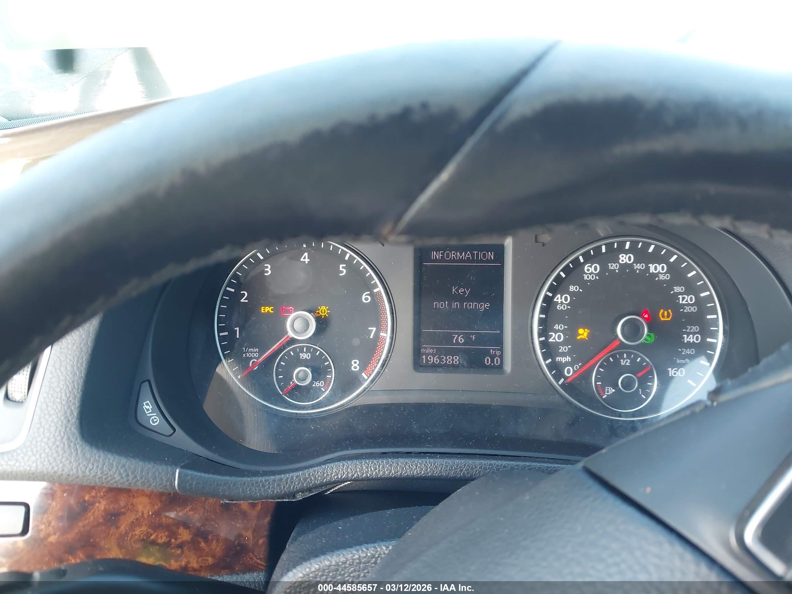 VOLKSWAGEN PASSAT image 7
