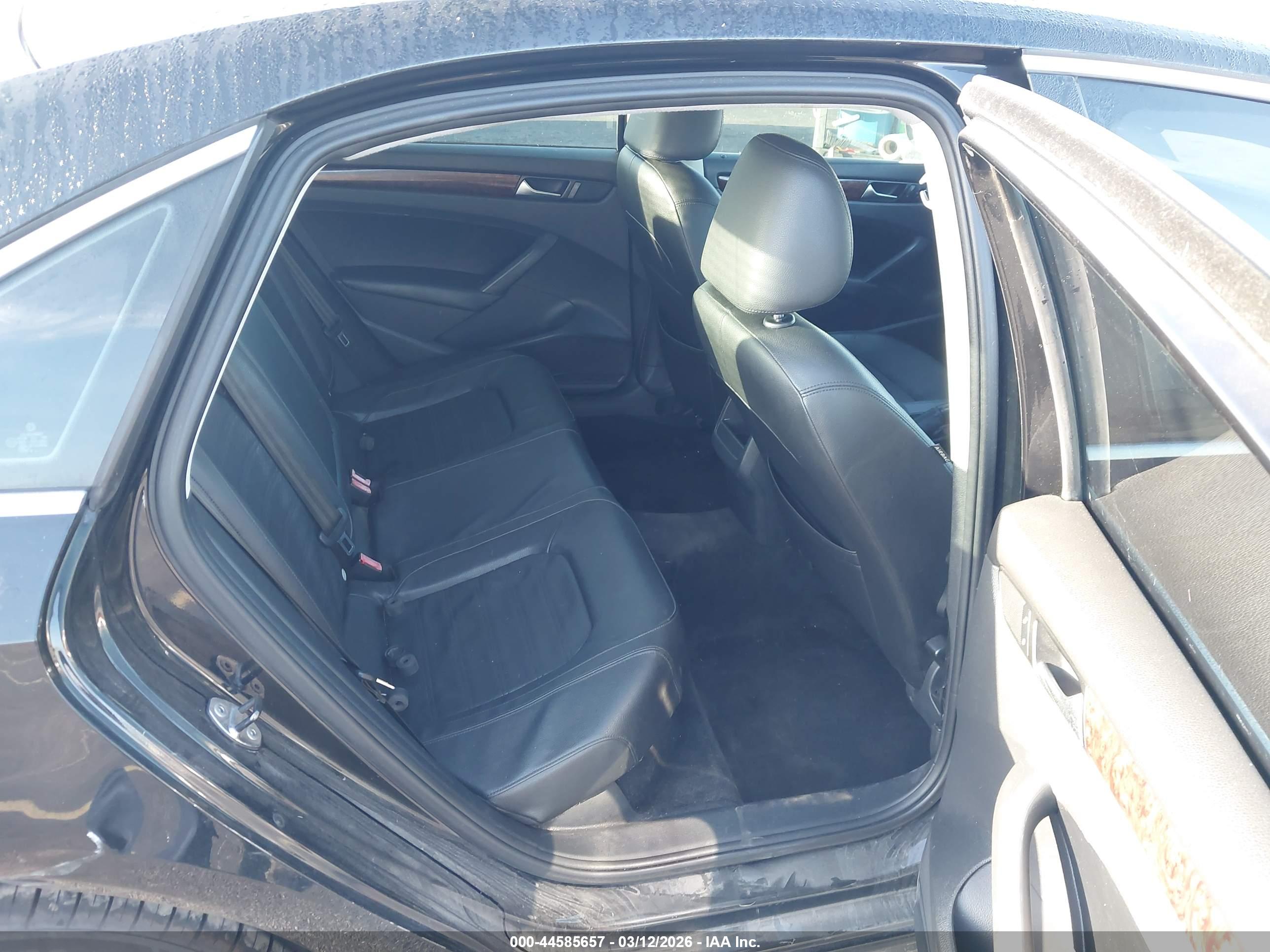 VOLKSWAGEN PASSAT image 8