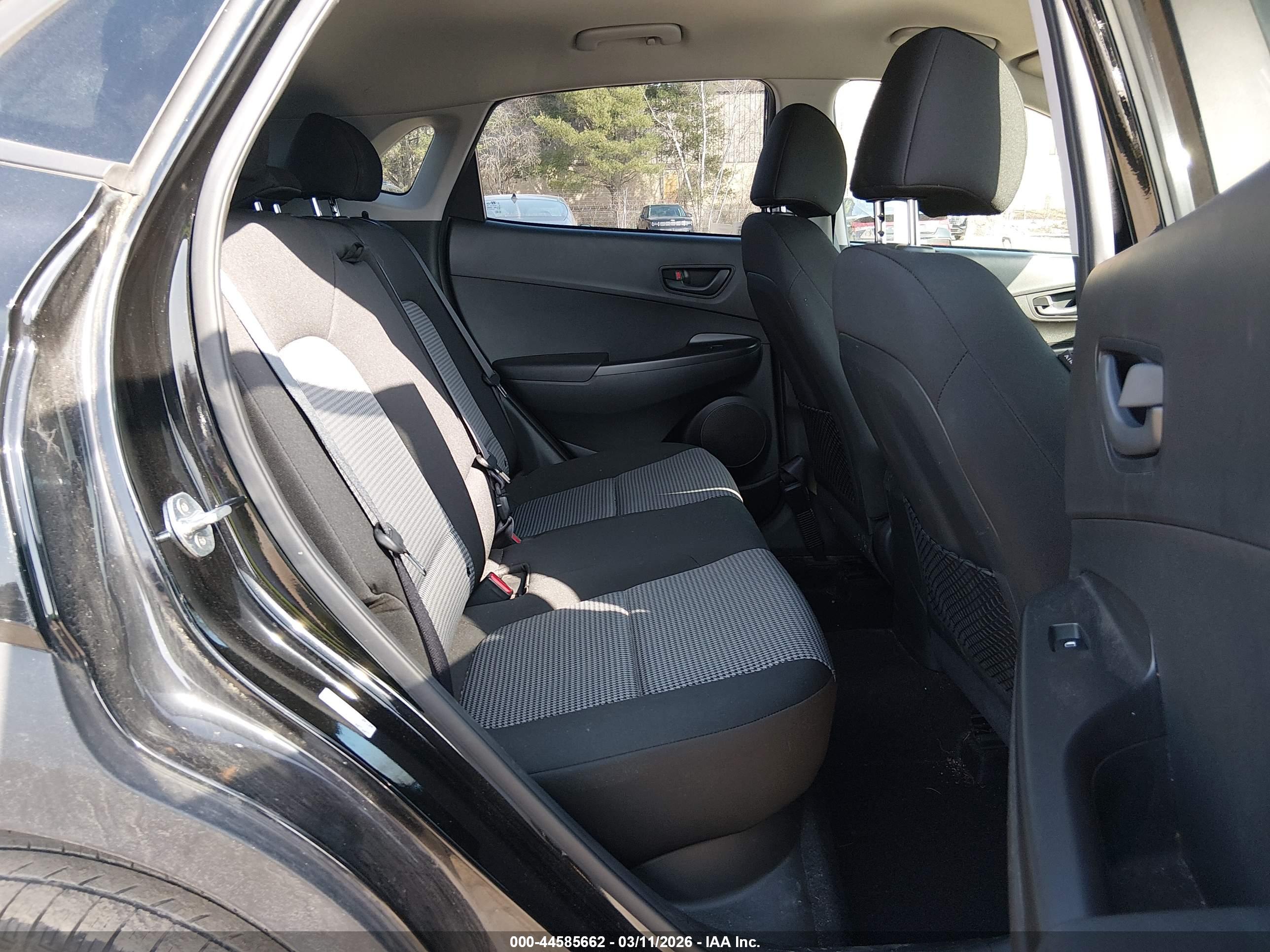HYUNDAI KONA image 8