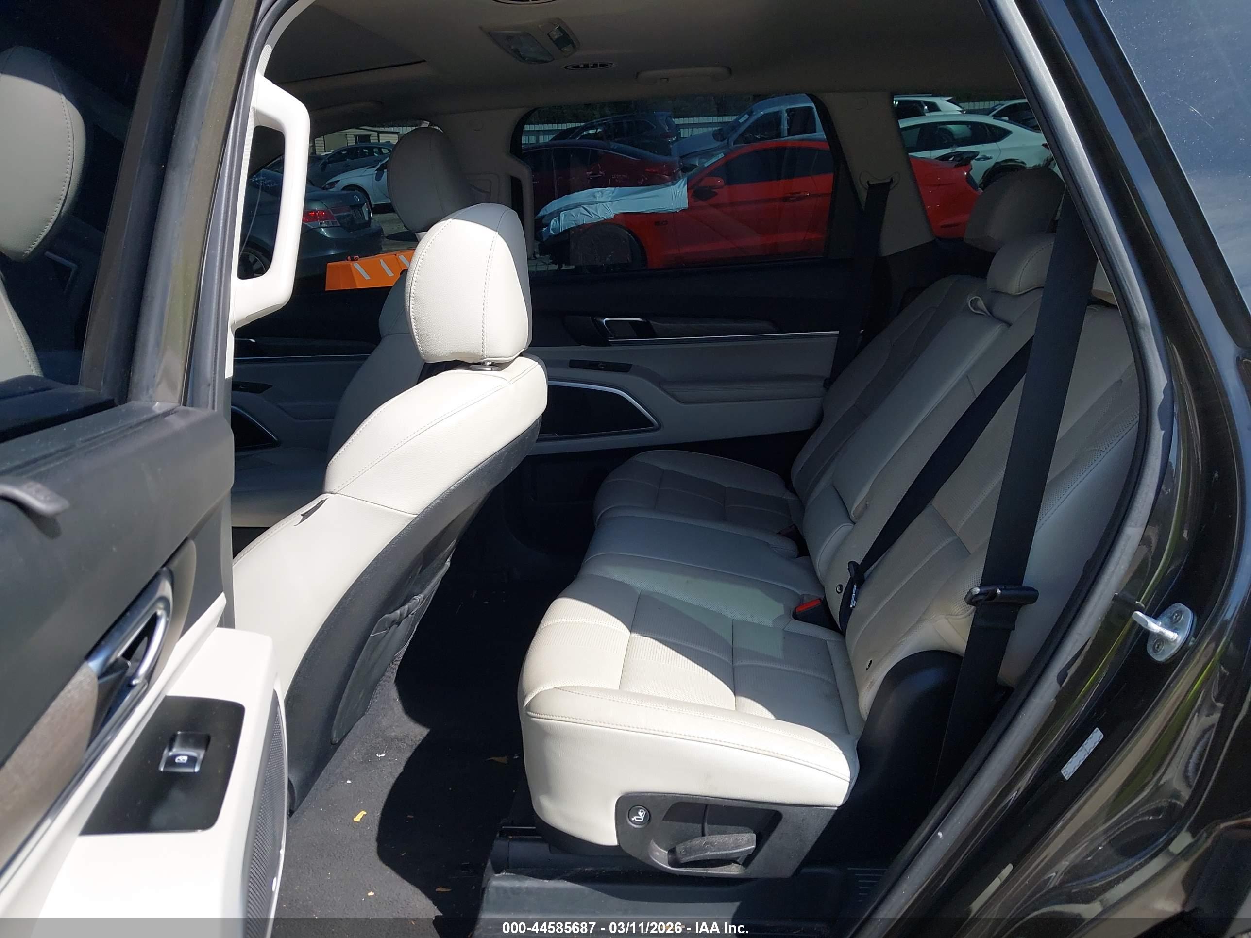 KIA TELLURIDE image 8