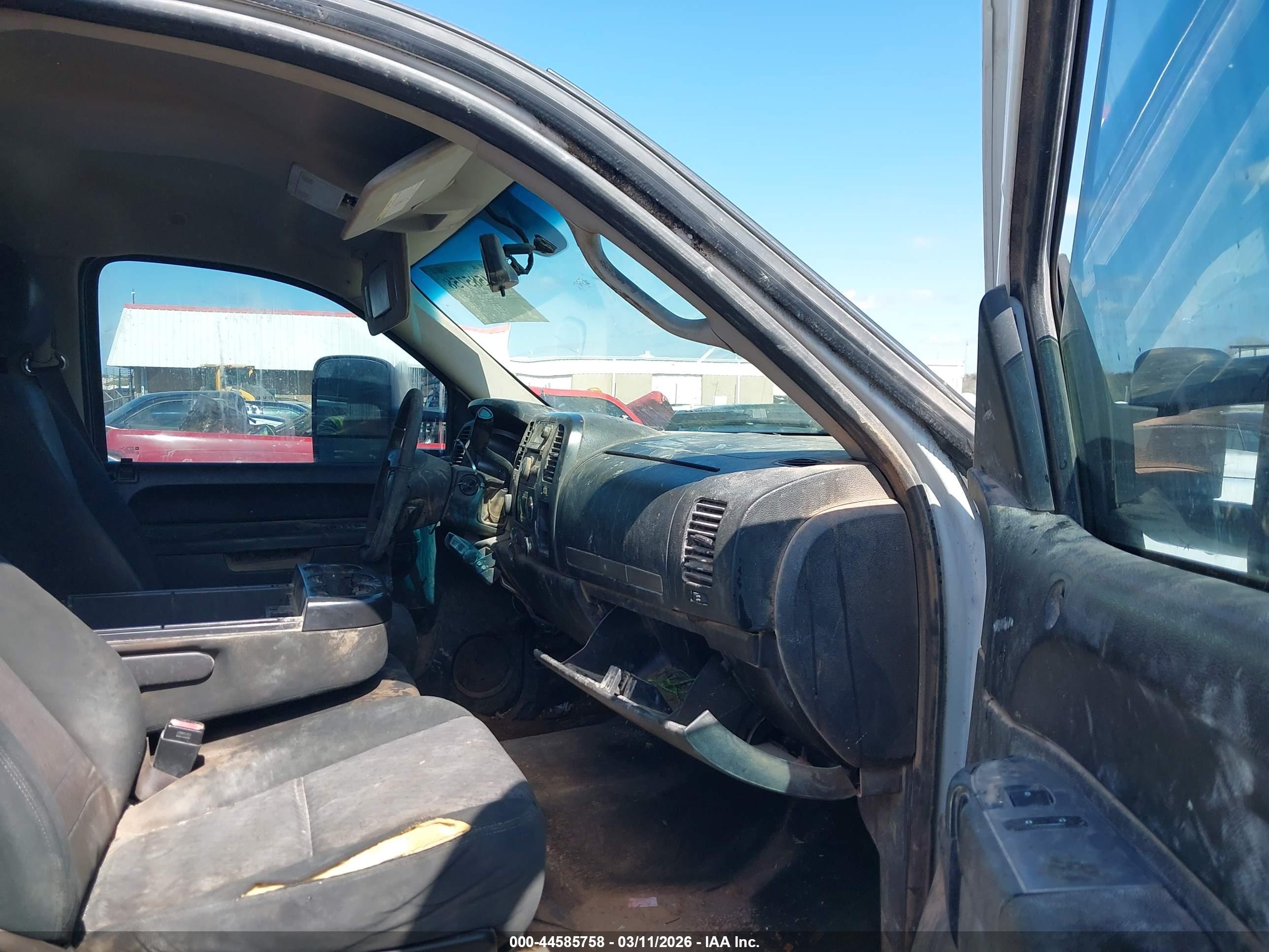GMC SIERRA image 5