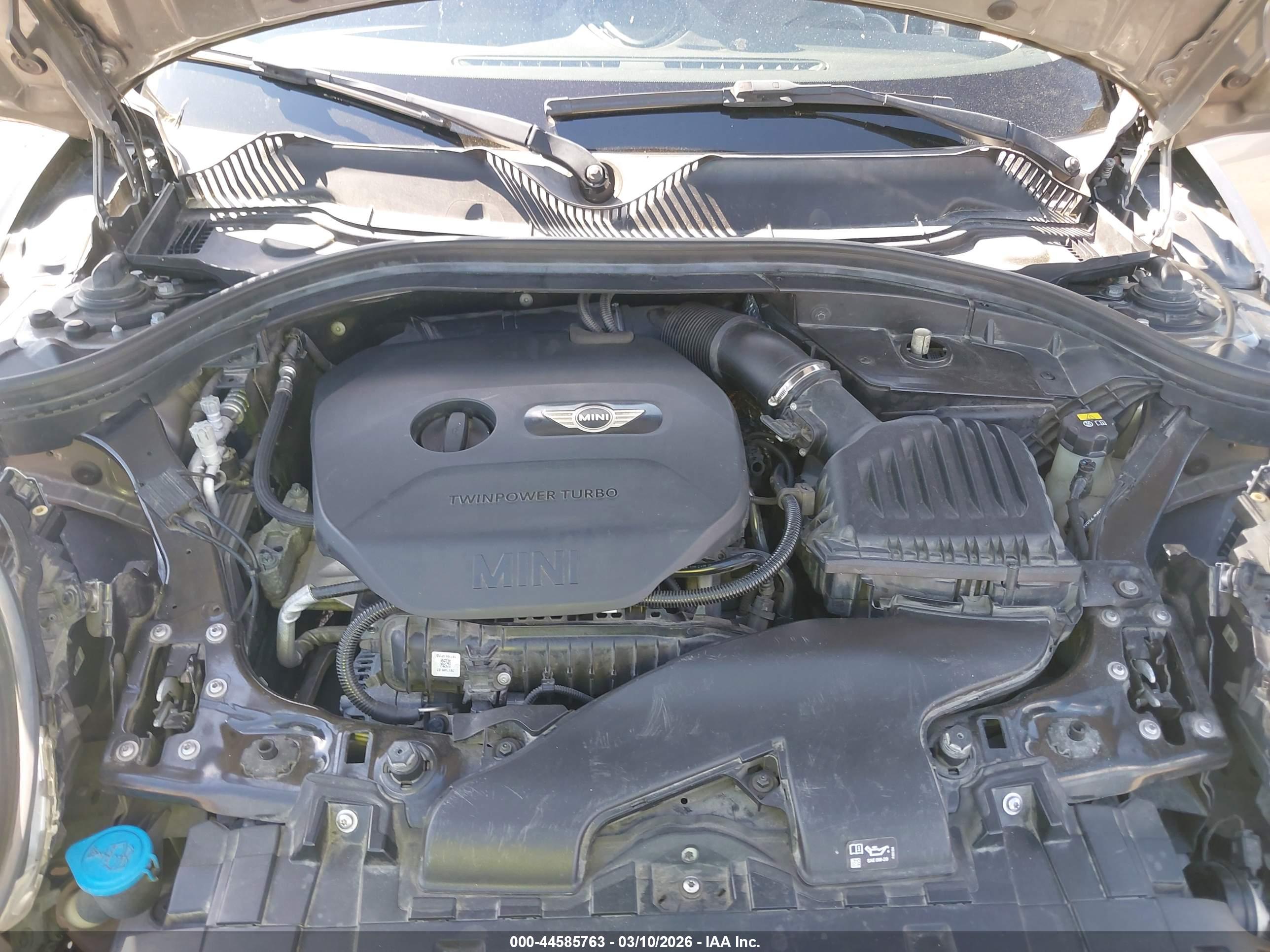 MINI CLUBMAN image 10