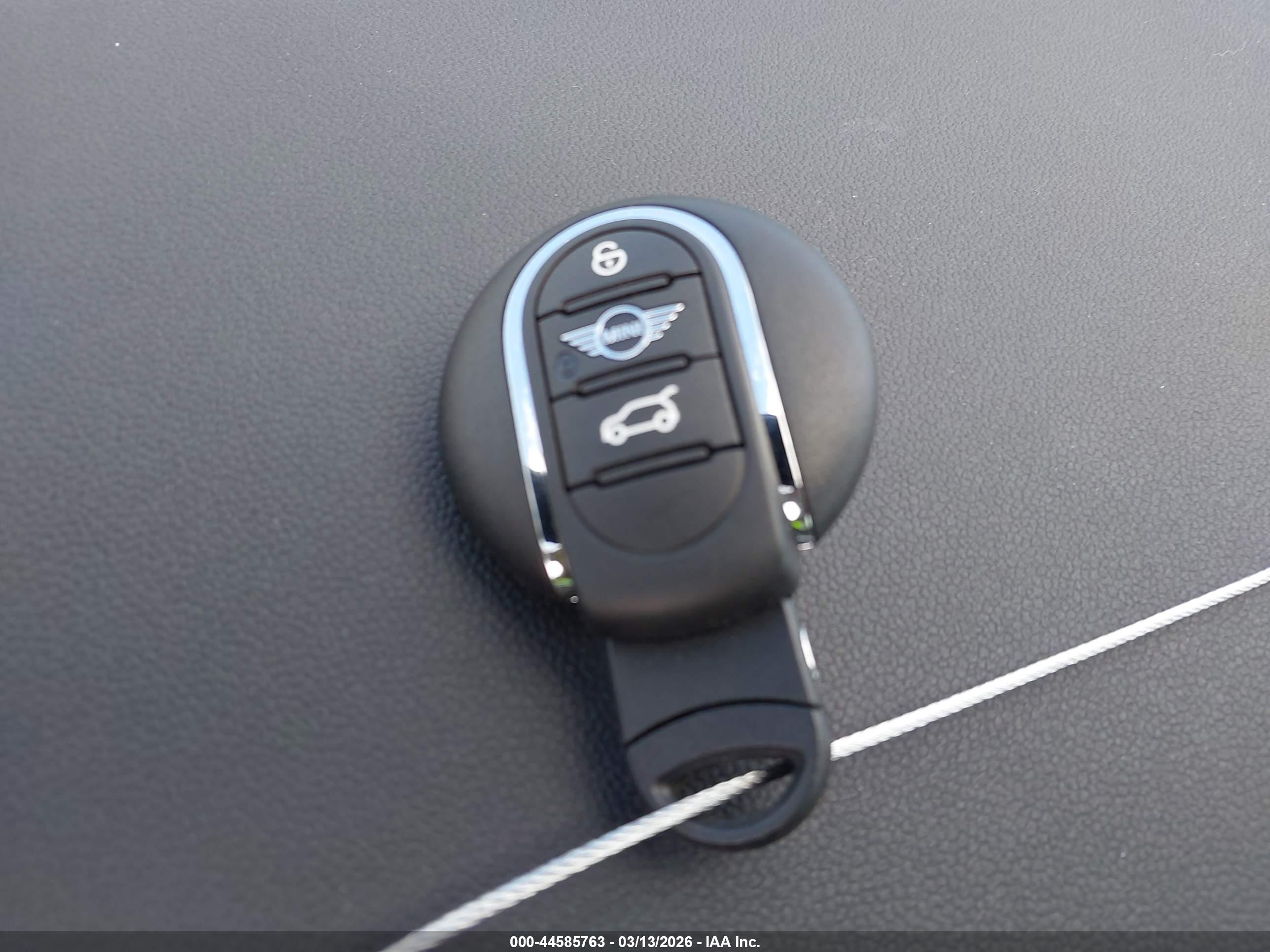 MINI CLUBMAN image 11