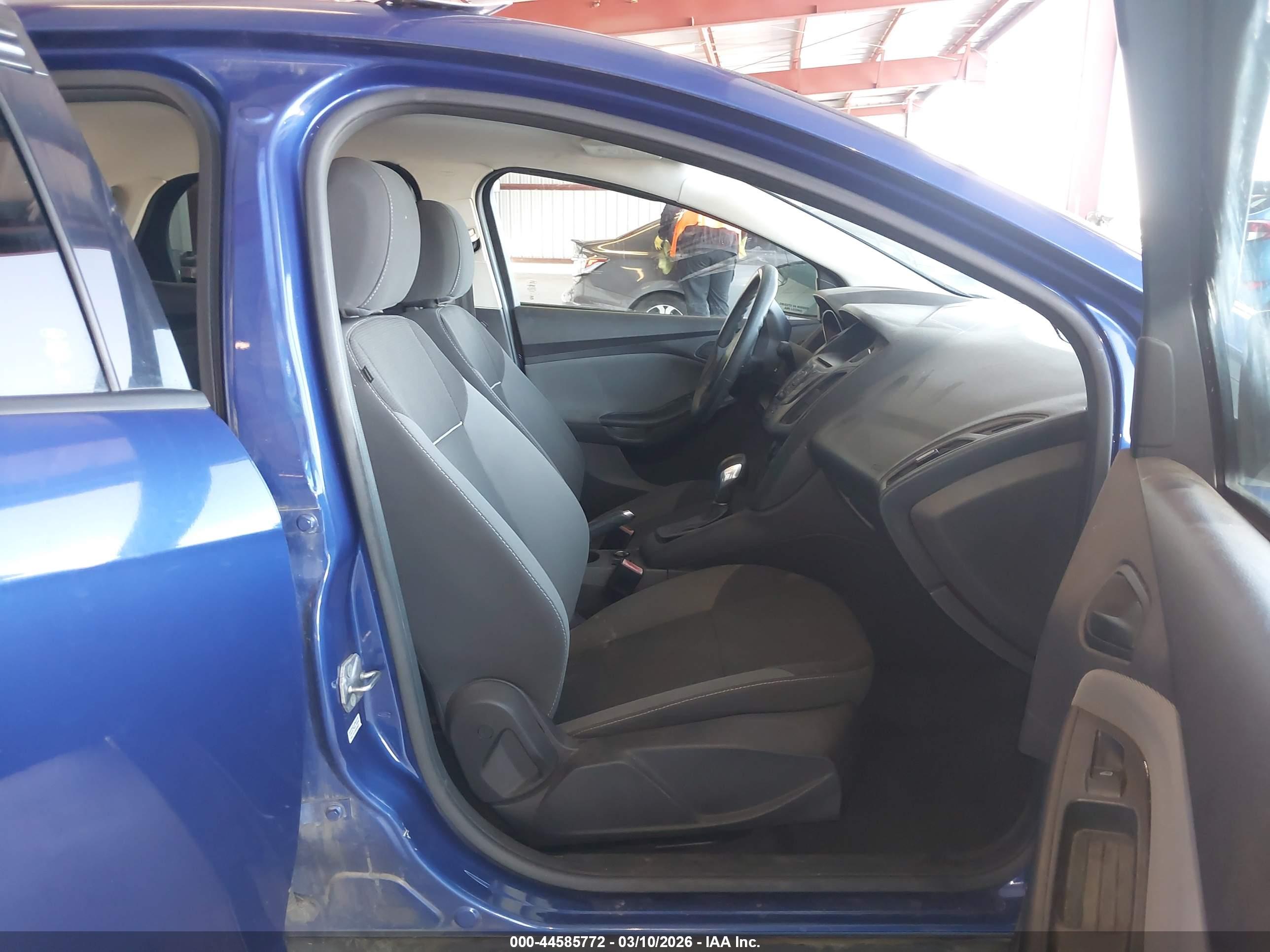 FORD FOCUS image 5