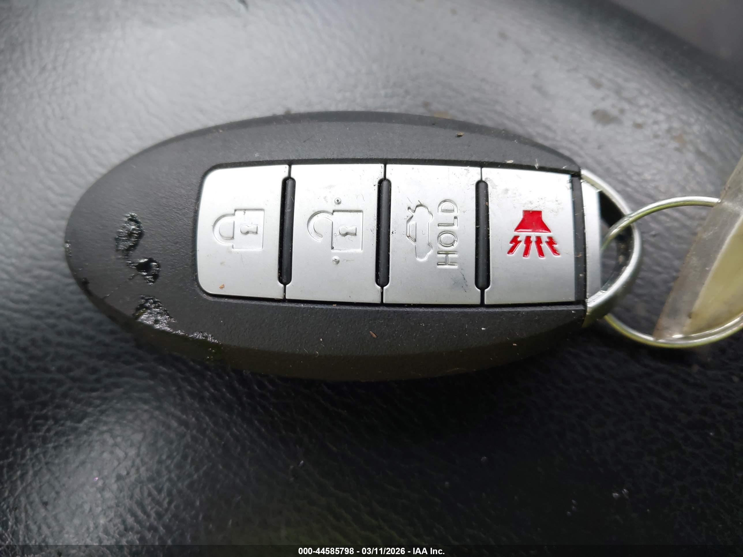 NISSAN ROGUE image 11