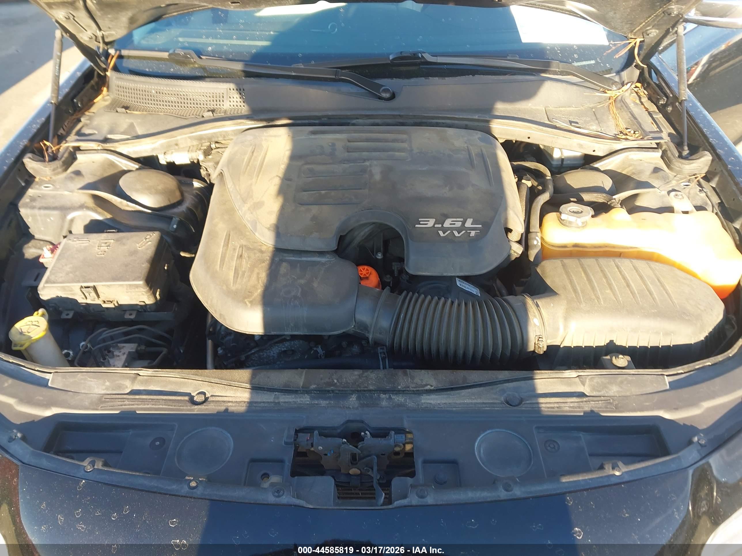 CHRYSLER 300C image 10
