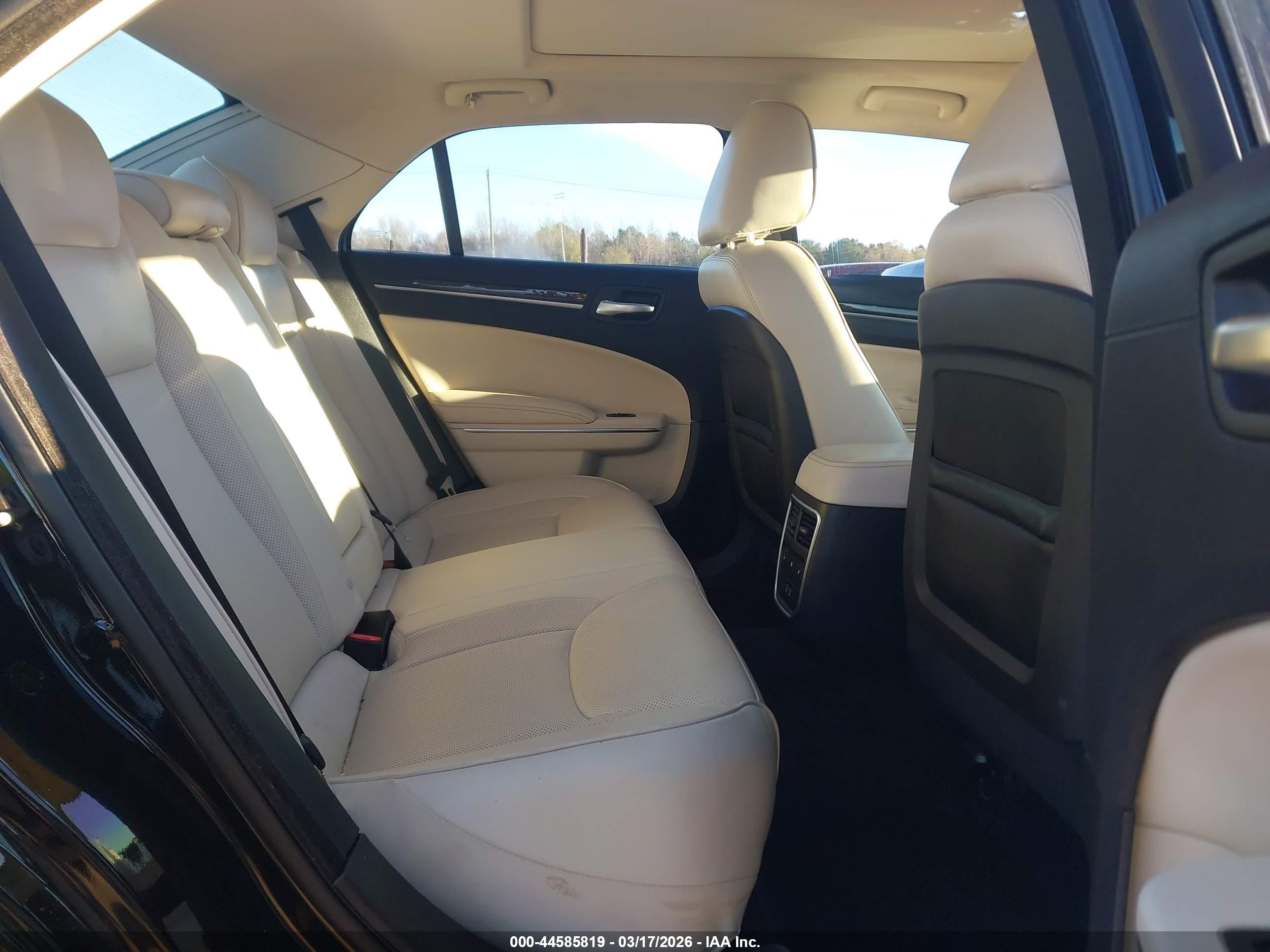CHRYSLER 300C image 8
