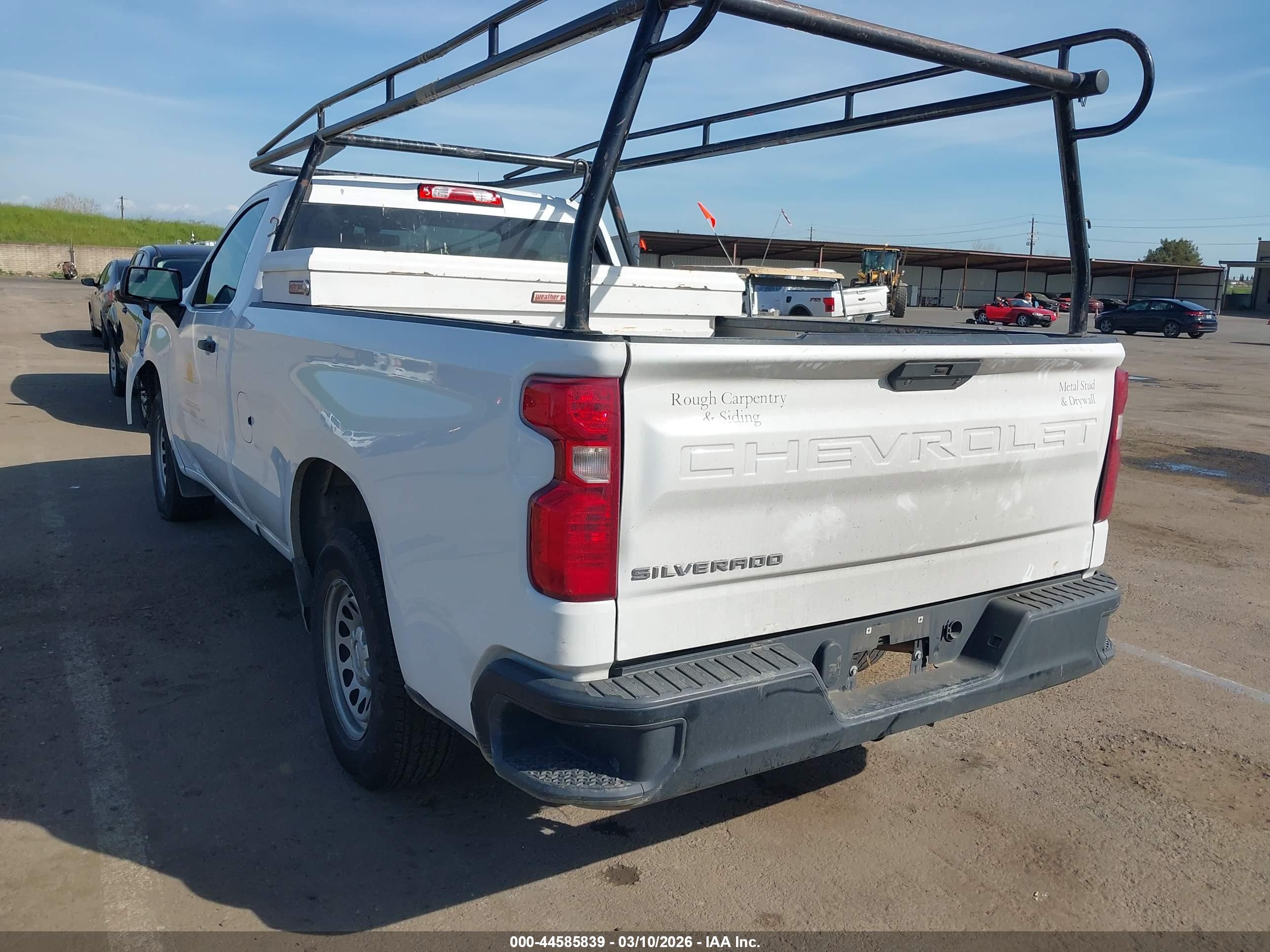 CHEVROLET SILVERADO image 3