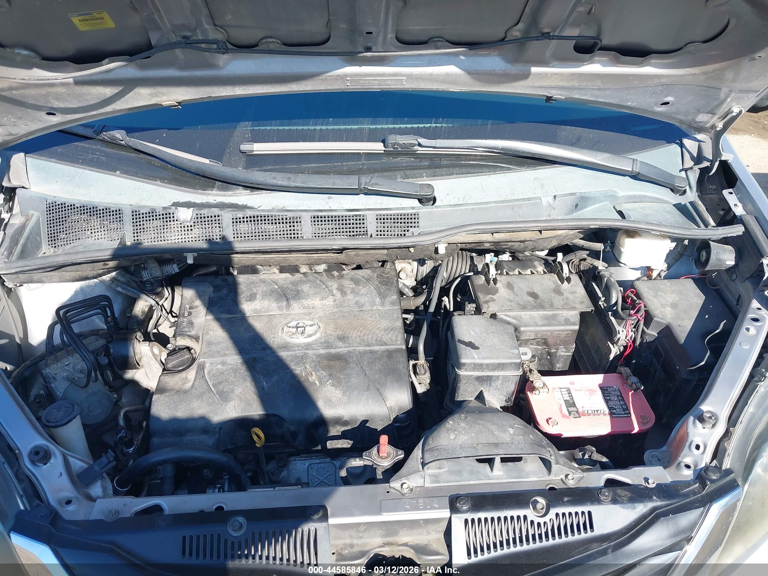 TOYOTA SIENNA image 10