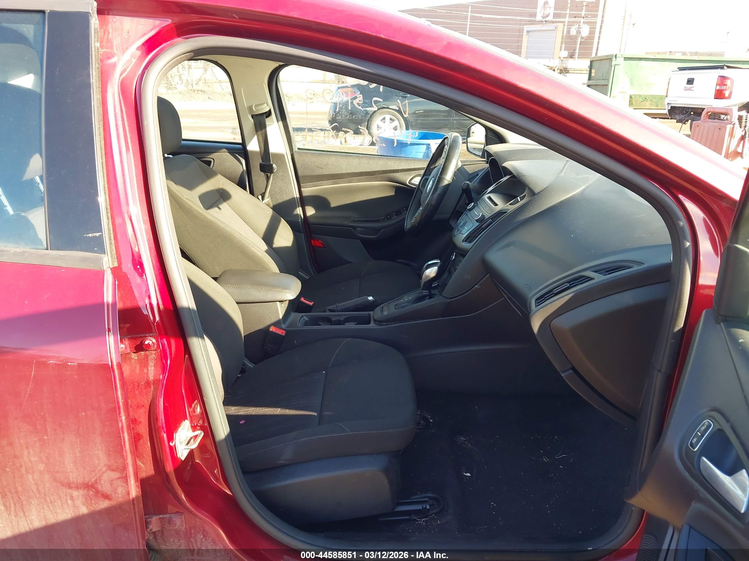 FORD FOCUS image 5