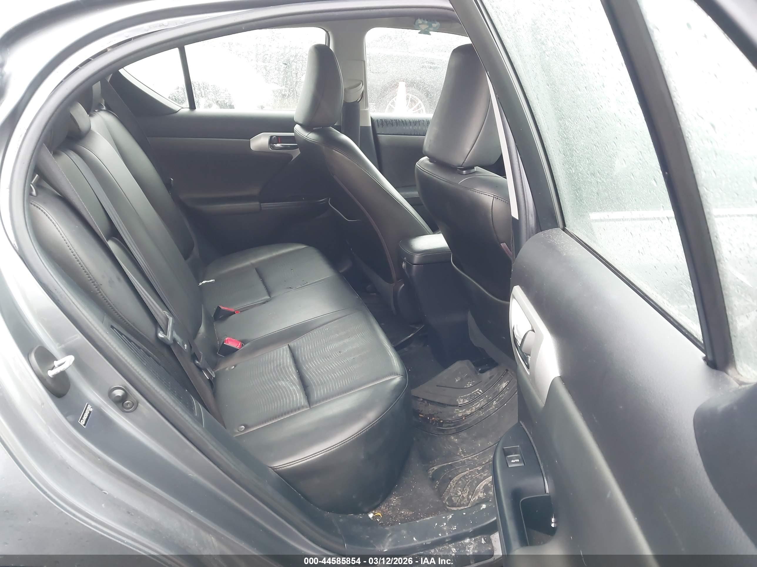 LEXUS CT image 8
