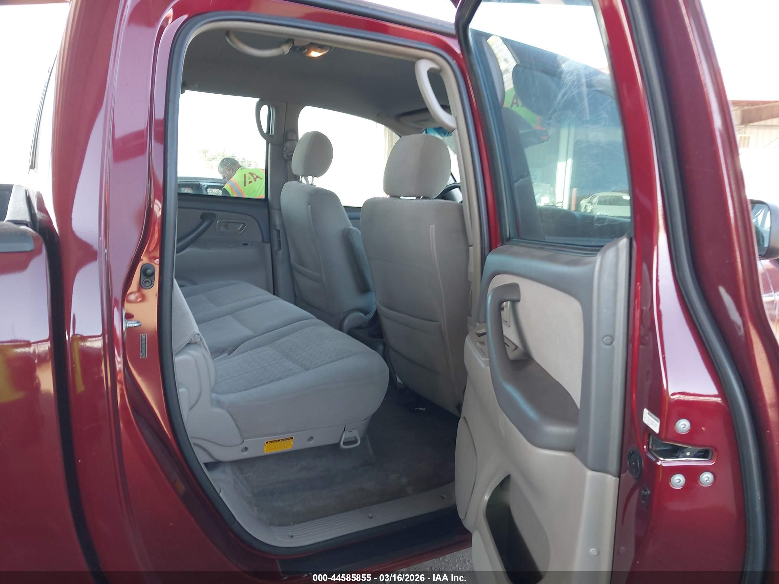 TOYOTA TUNDRA image 8