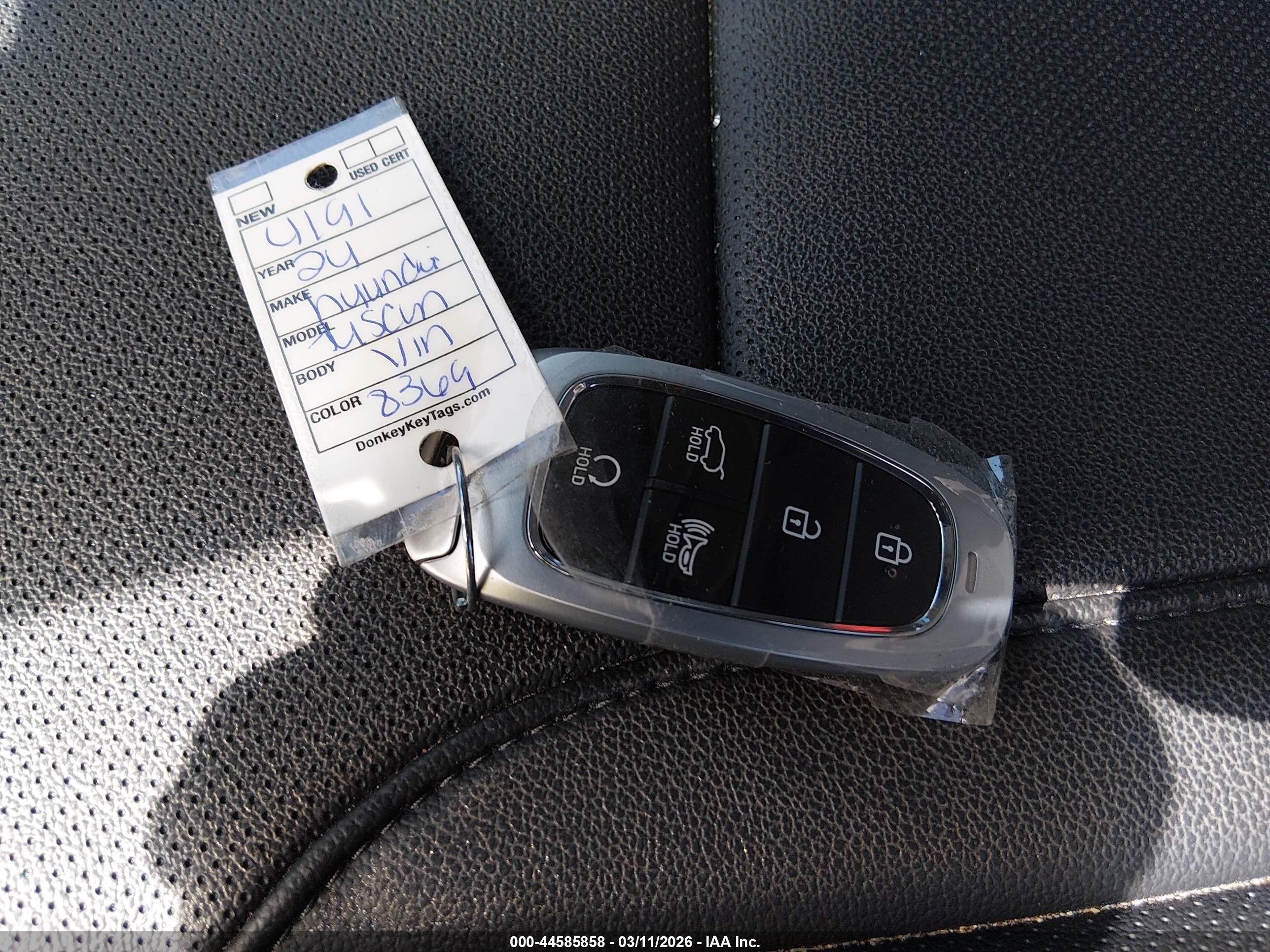 HYUNDAI TUCSON image 11