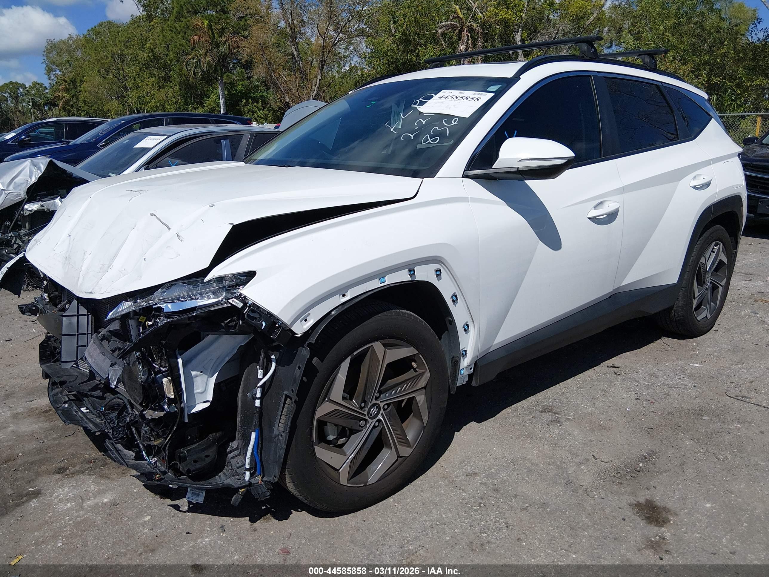 HYUNDAI TUCSON image 2