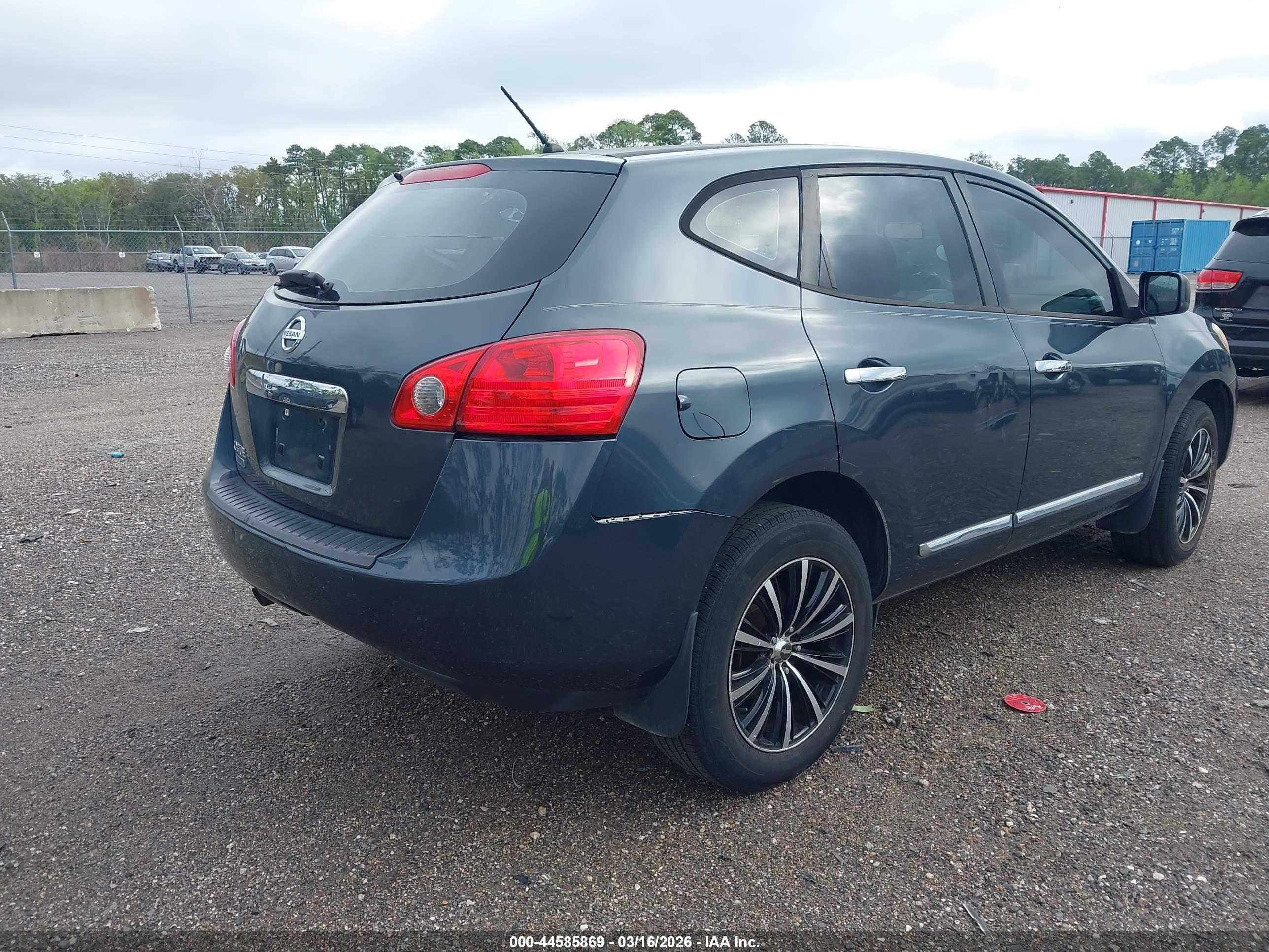 NISSAN ROGUE image 4