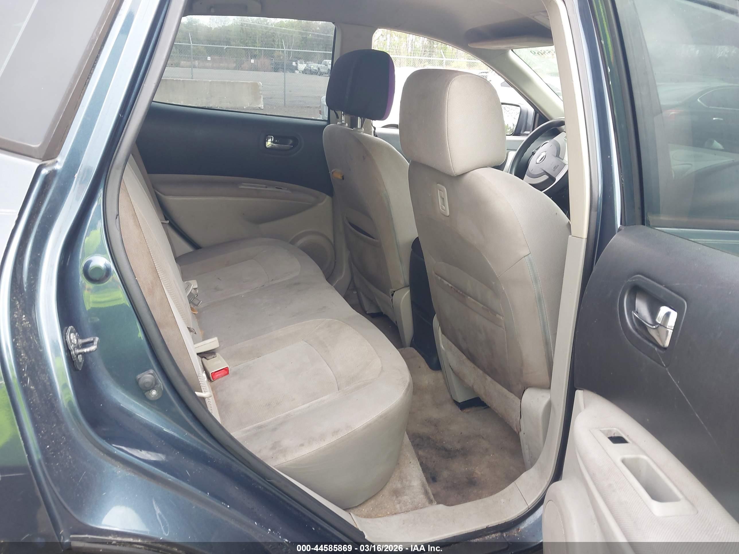 NISSAN ROGUE image 8