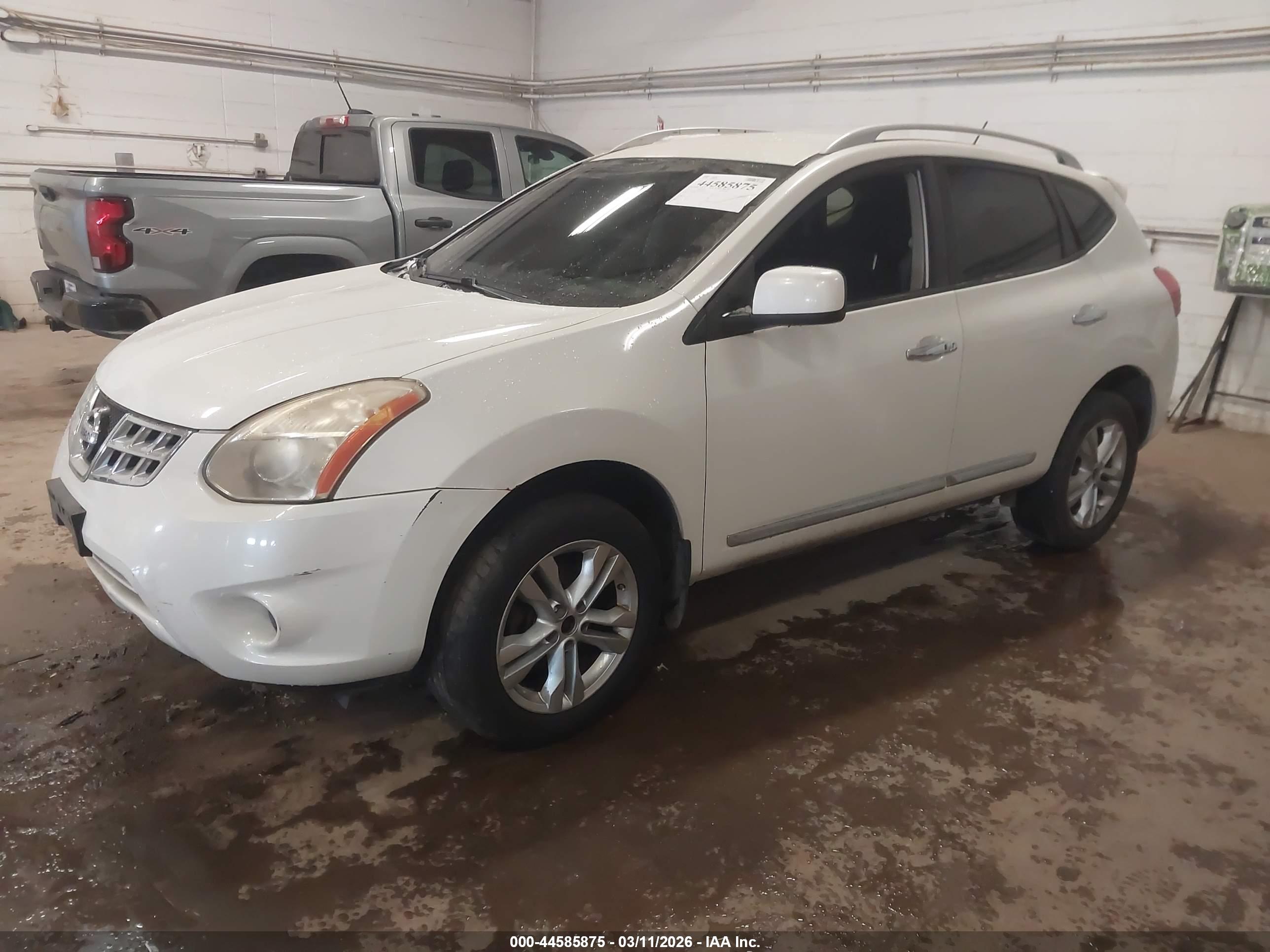 NISSAN ROGUE image 2