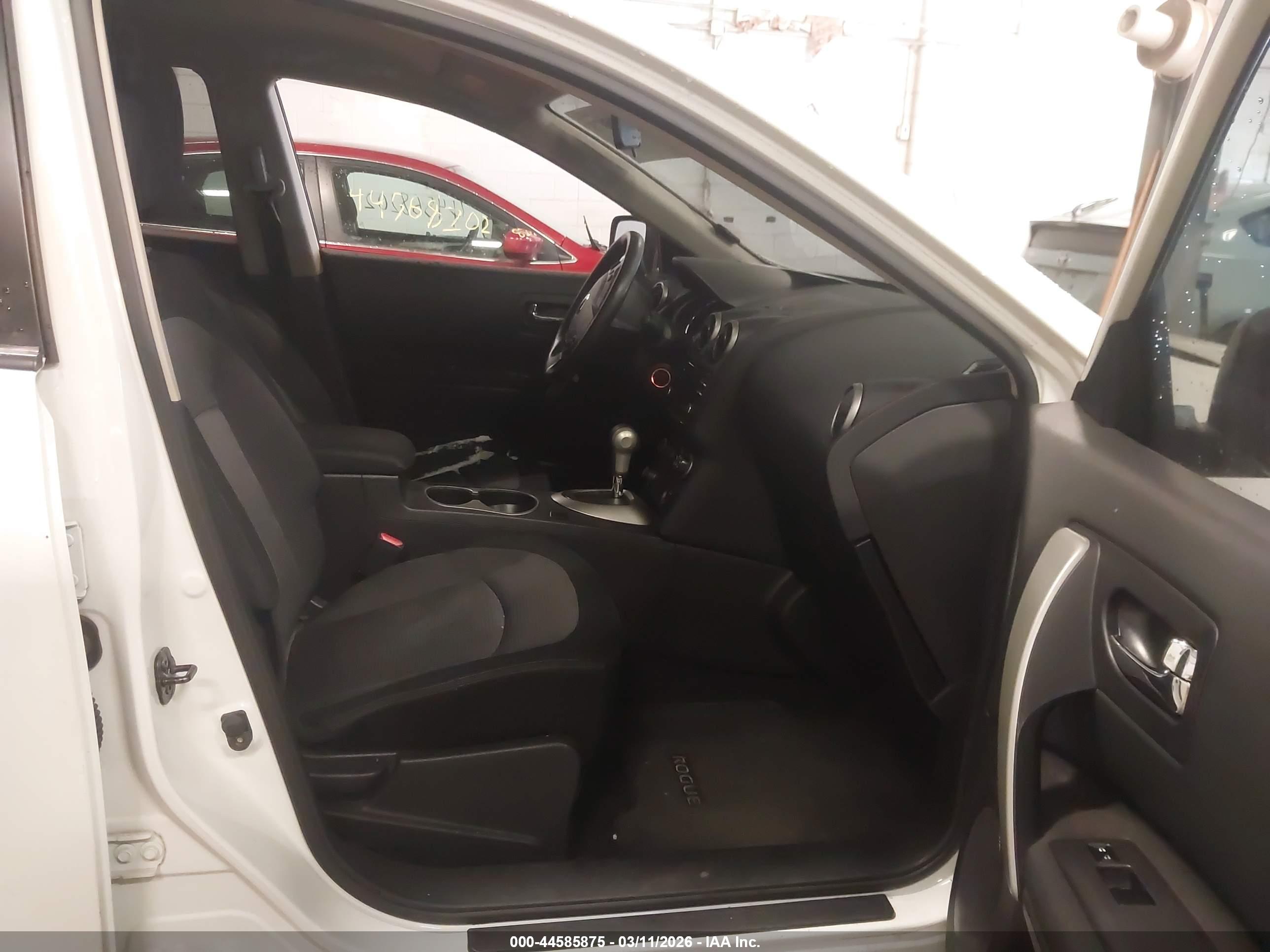 NISSAN ROGUE image 5