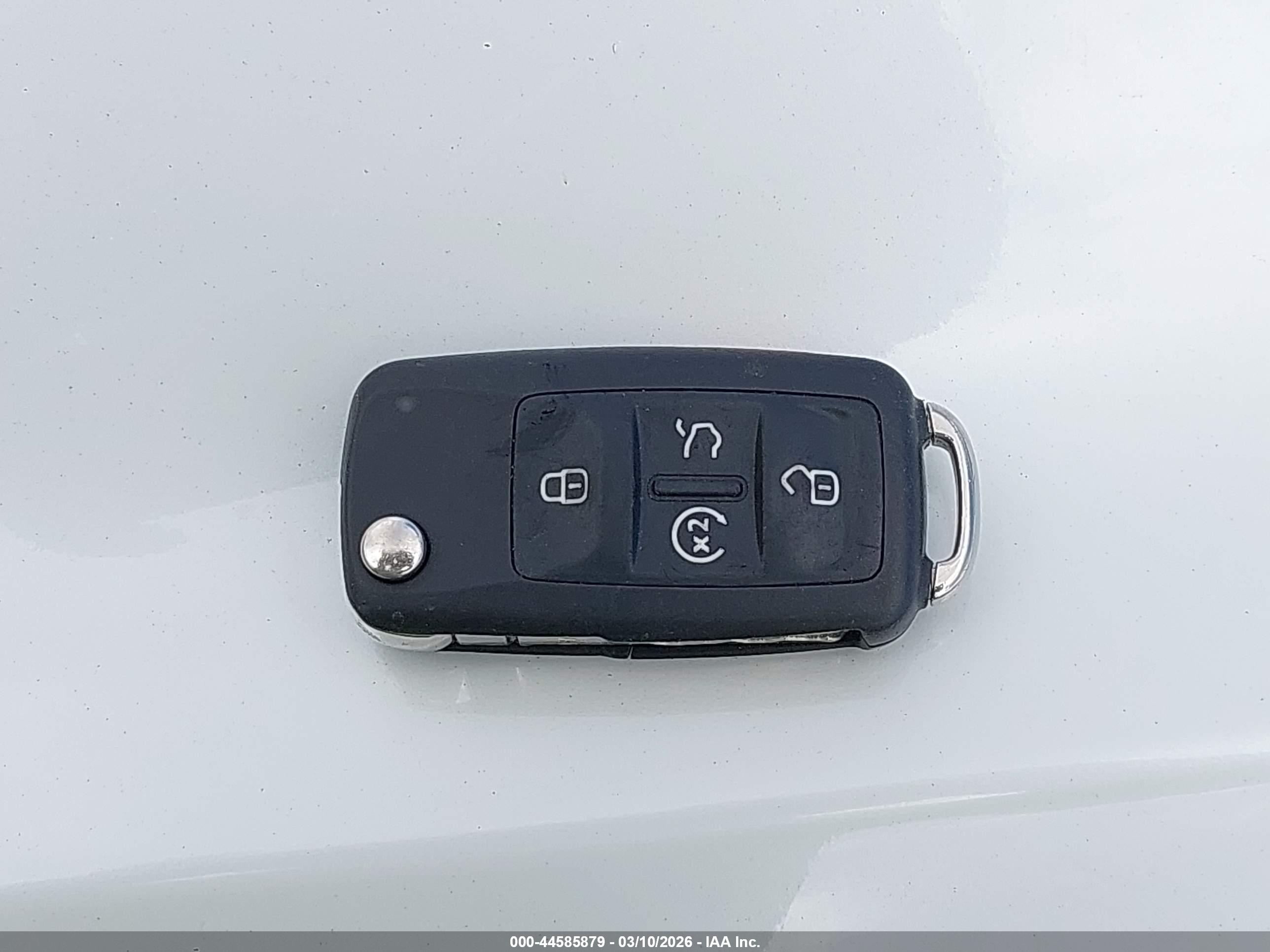 VOLKSWAGEN PASSAT image 11