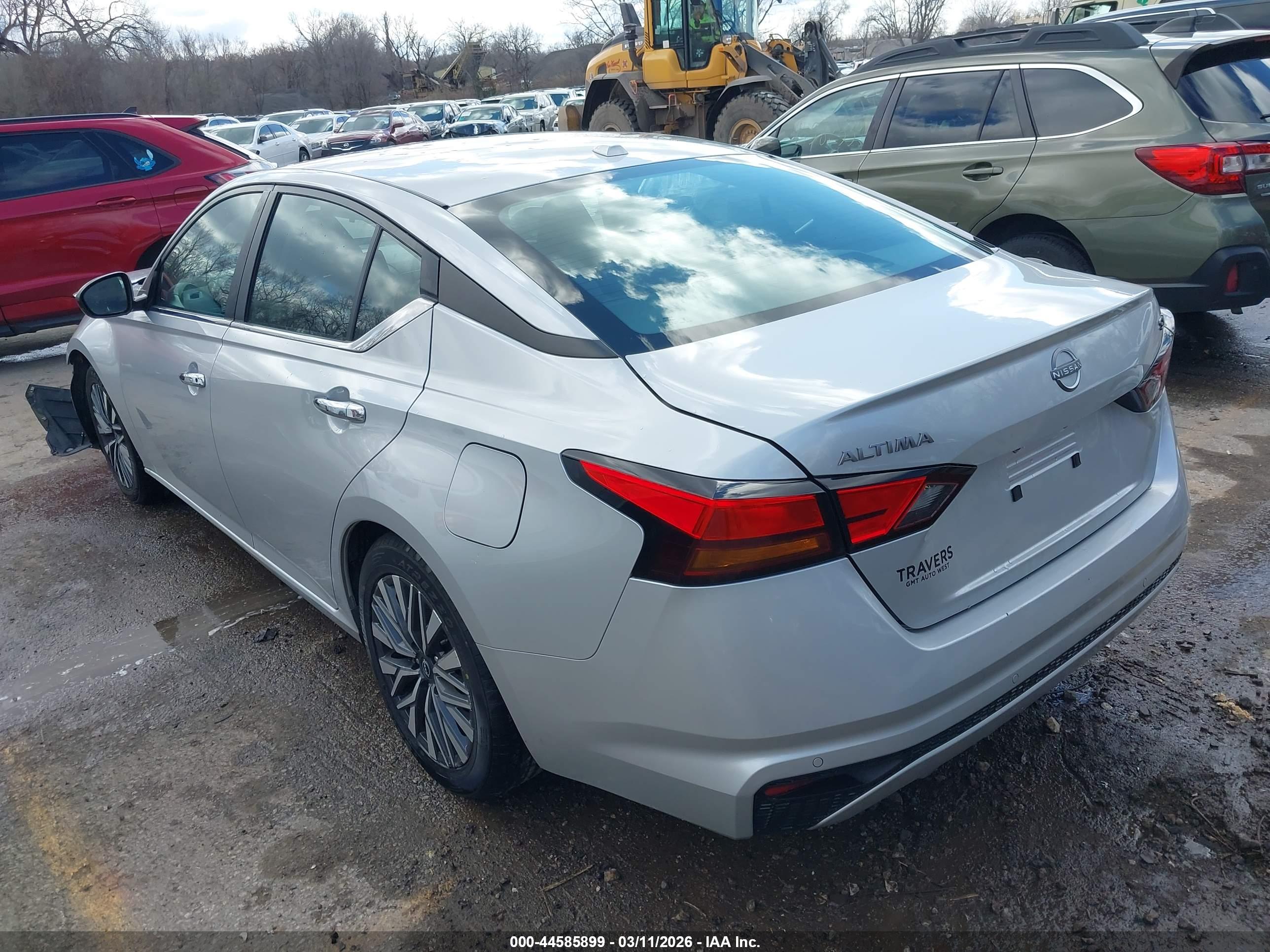 NISSAN ALTIMA image 3