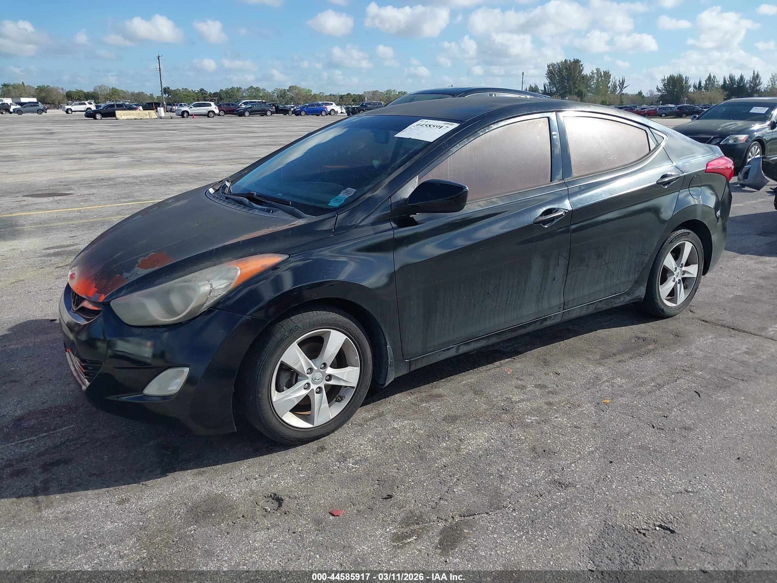 HYUNDAI ELANTRA image 2