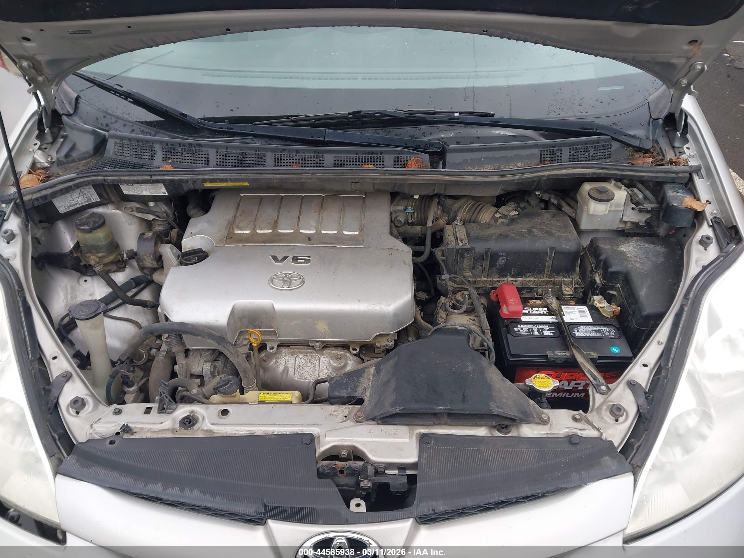 TOYOTA SIENNA image 10