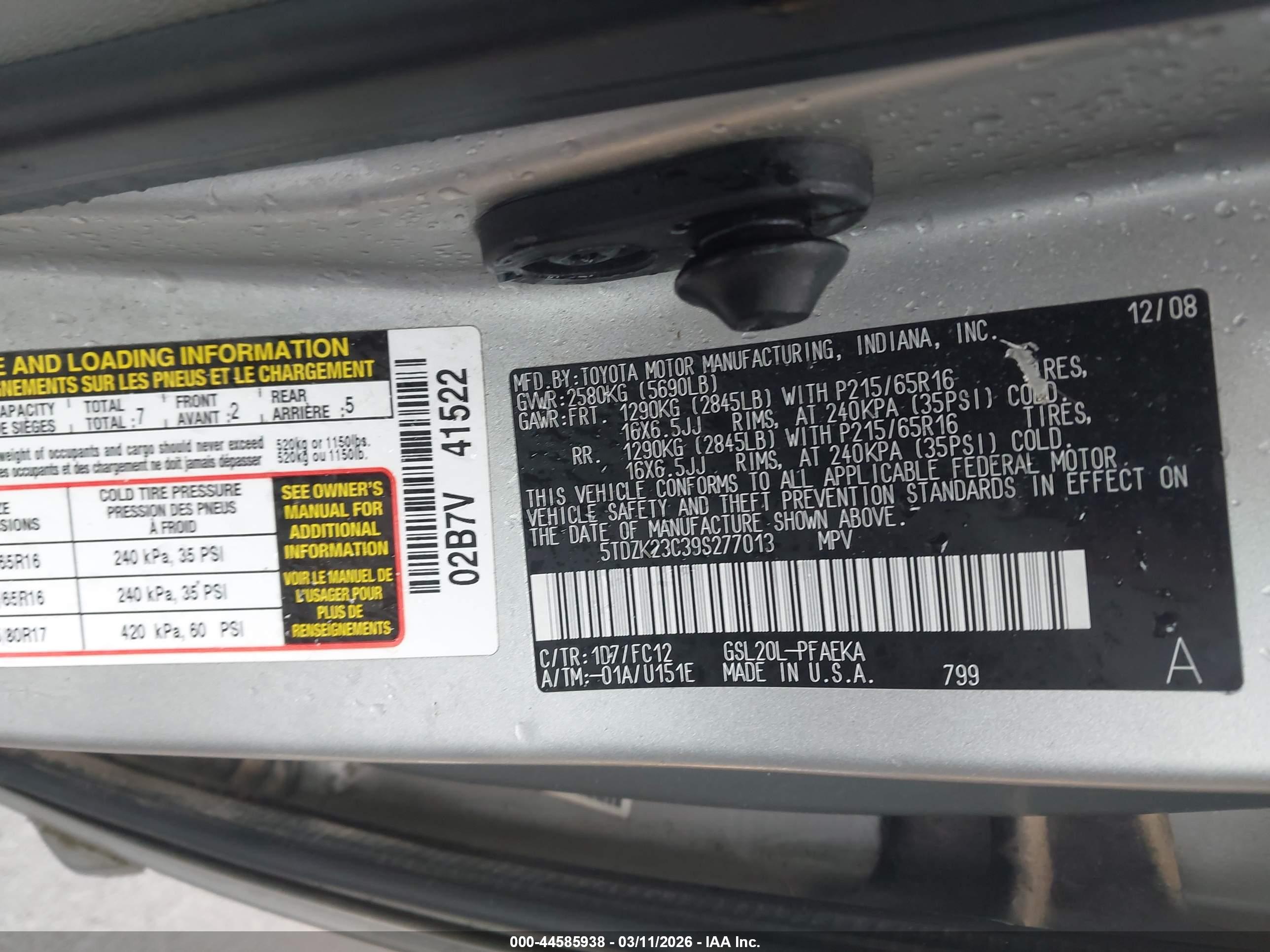 TOYOTA SIENNA image 9