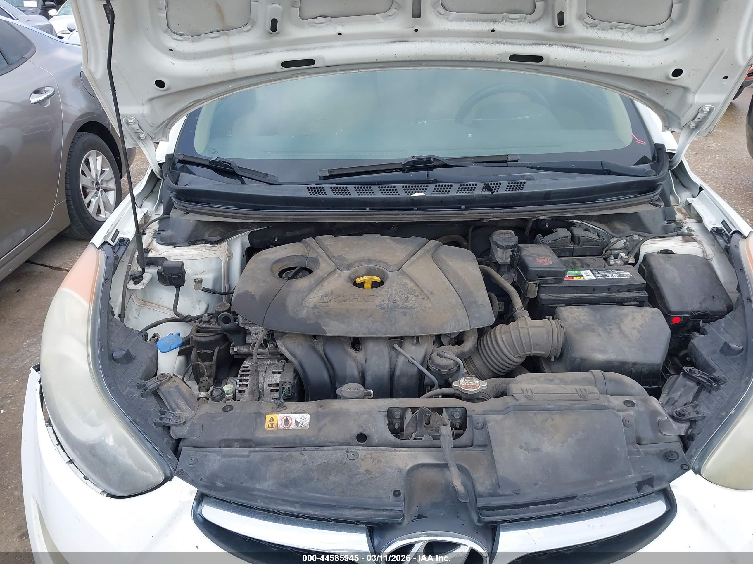 HYUNDAI ELANTRA image 10