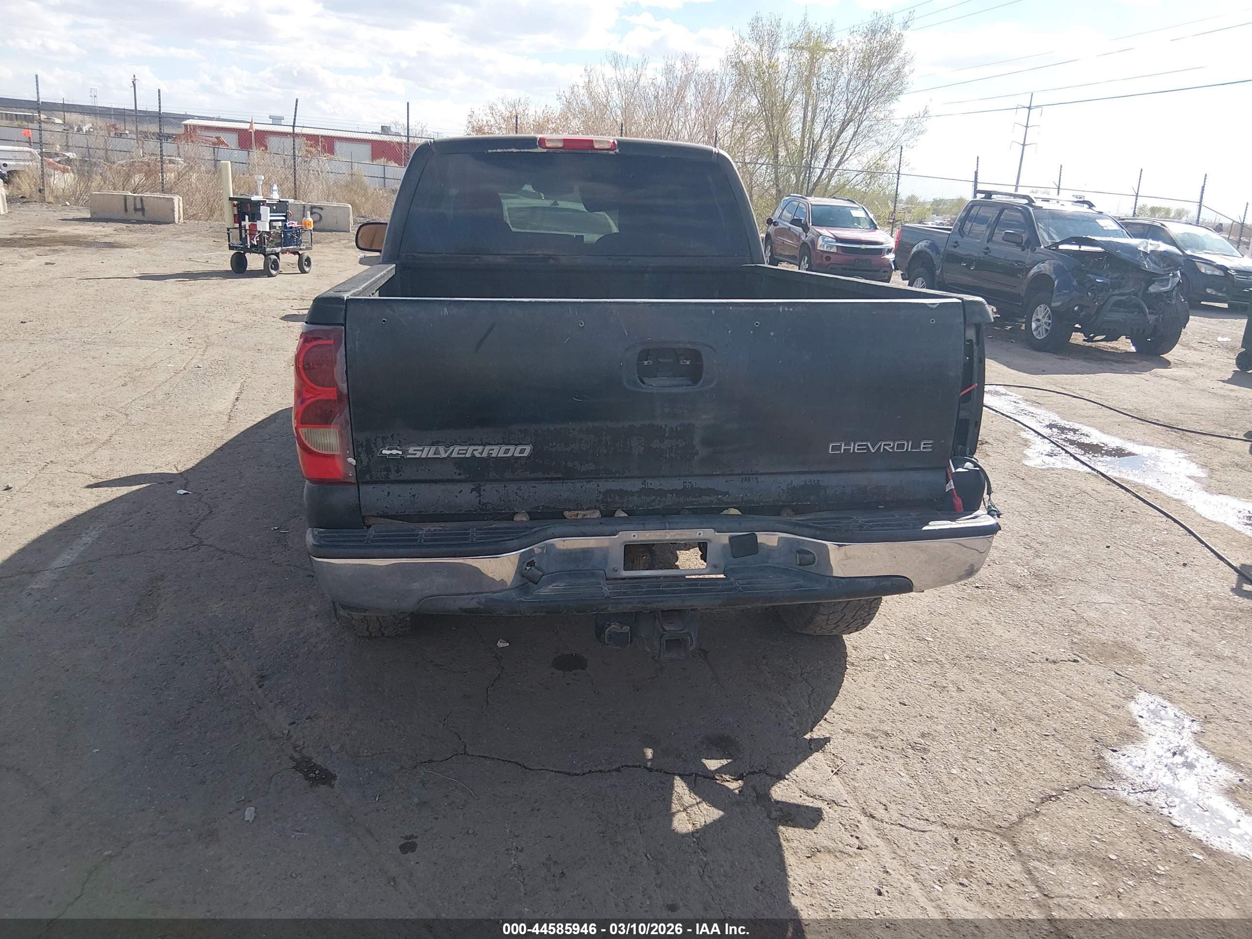 CHEVROLET SILVERADO image 6