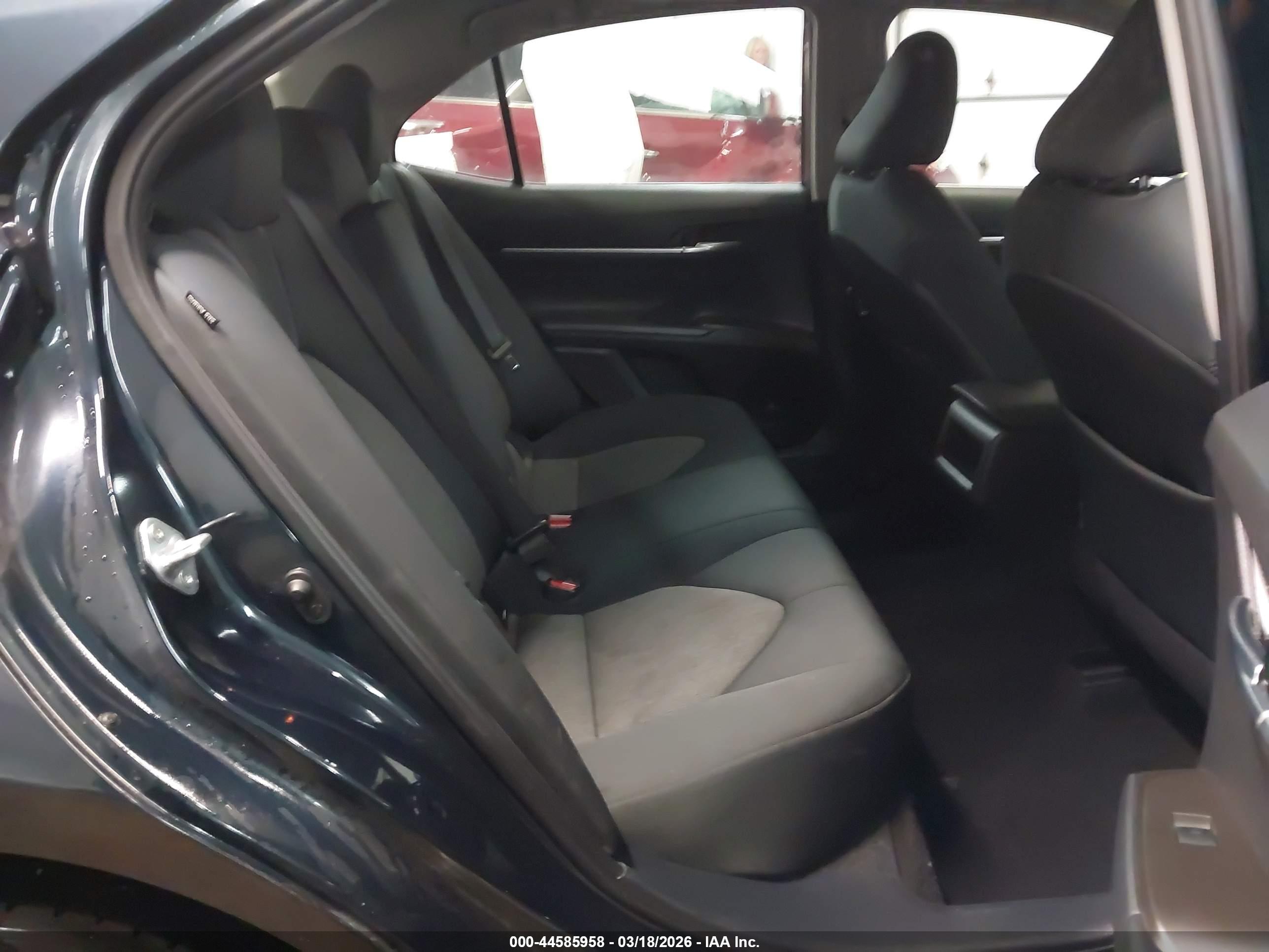 TOYOTA CAMRY image 8