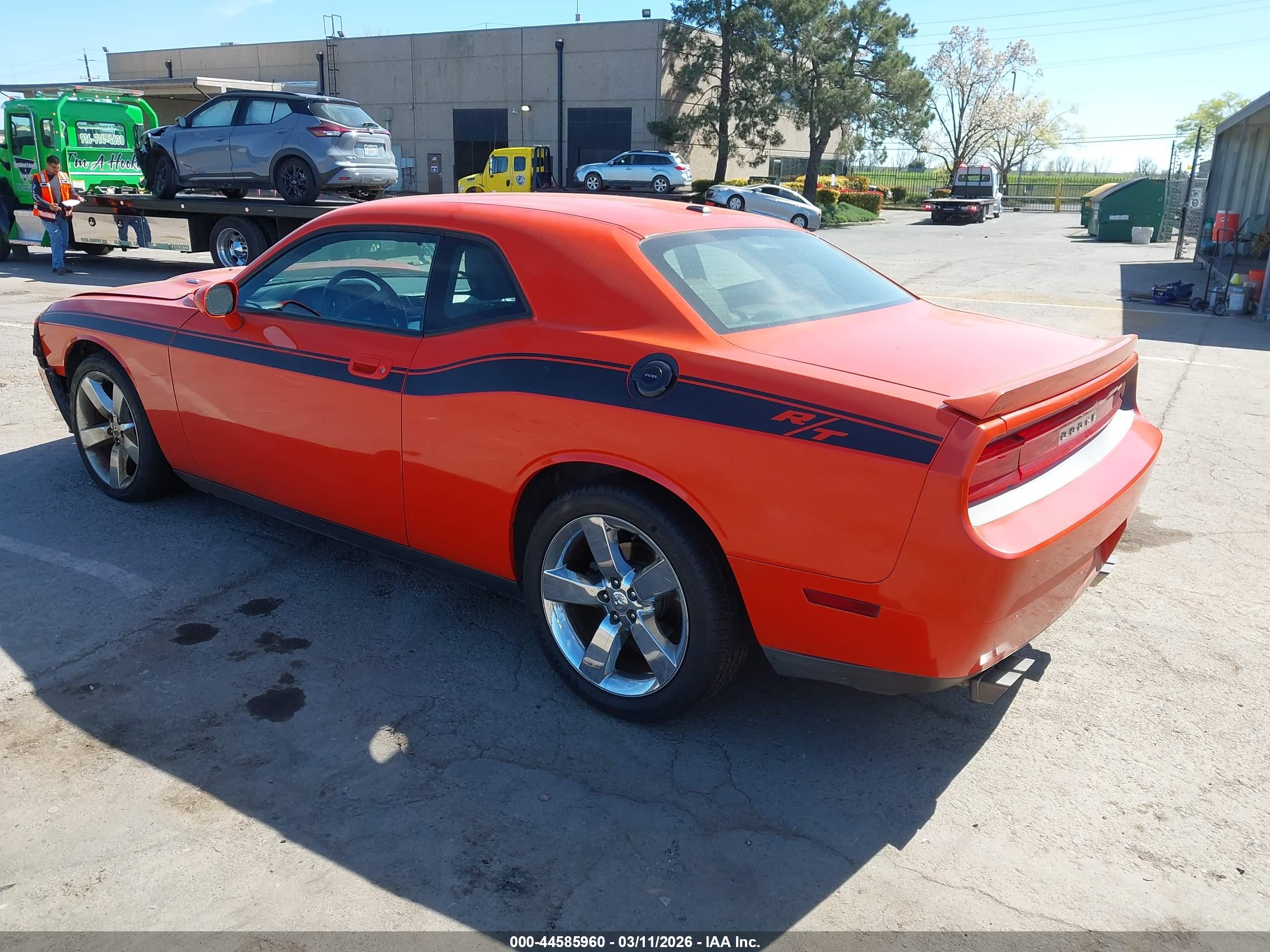 DODGE CHALLENGER image 3