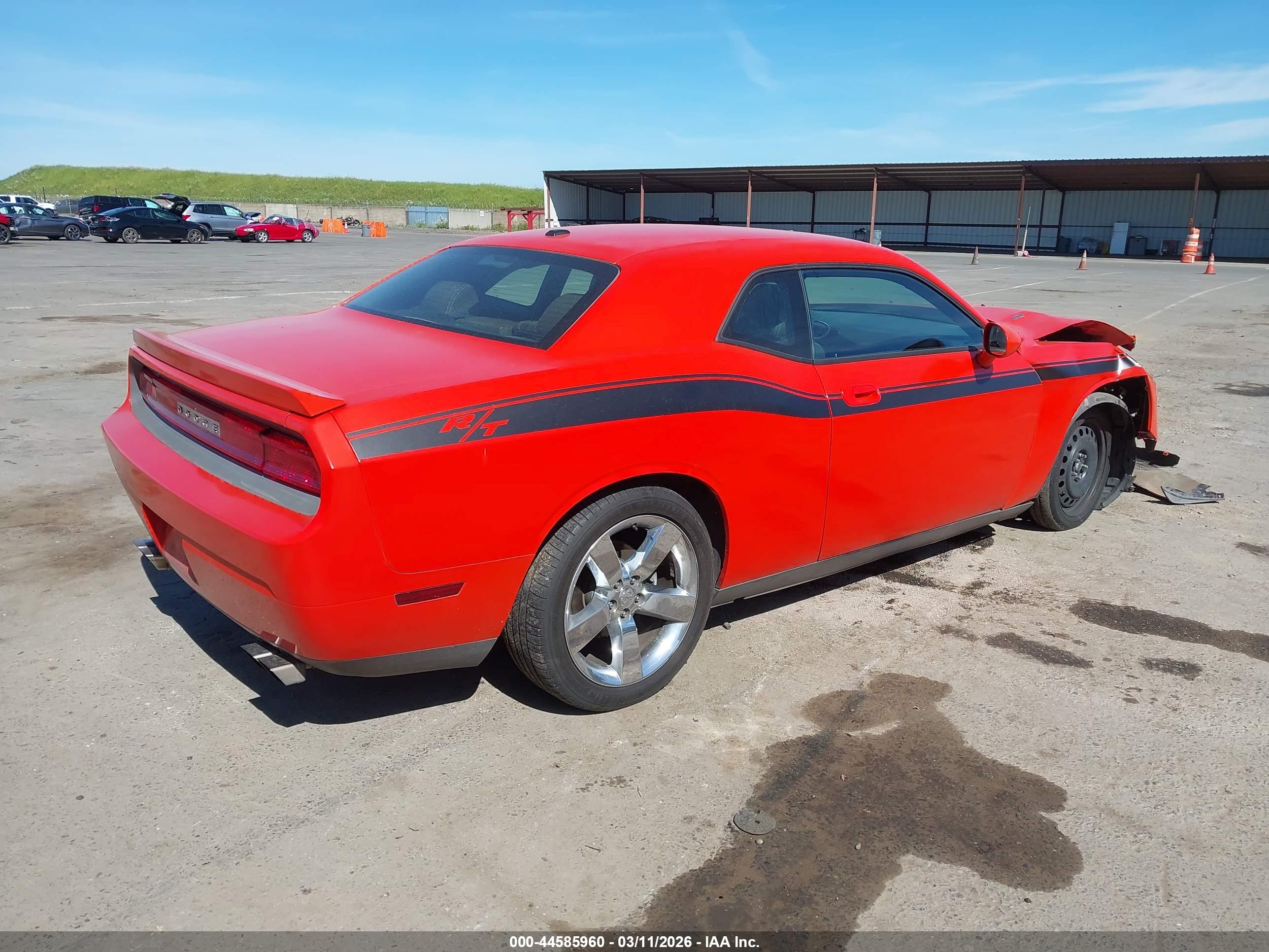 DODGE CHALLENGER image 4