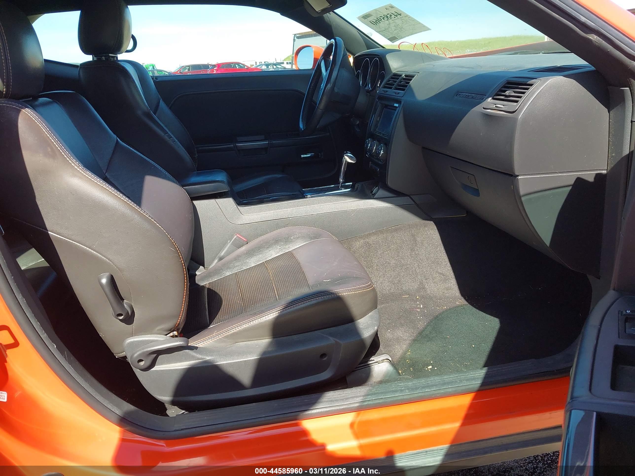 DODGE CHALLENGER image 5