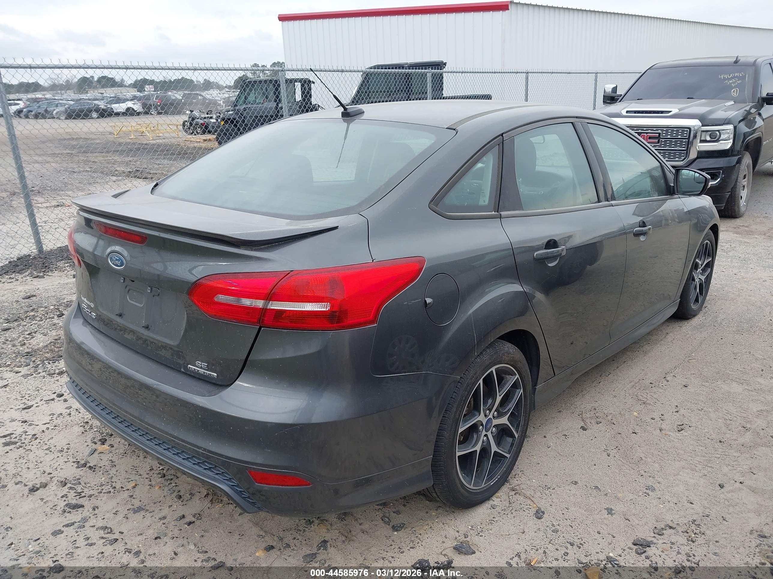 FORD FOCUS image 4