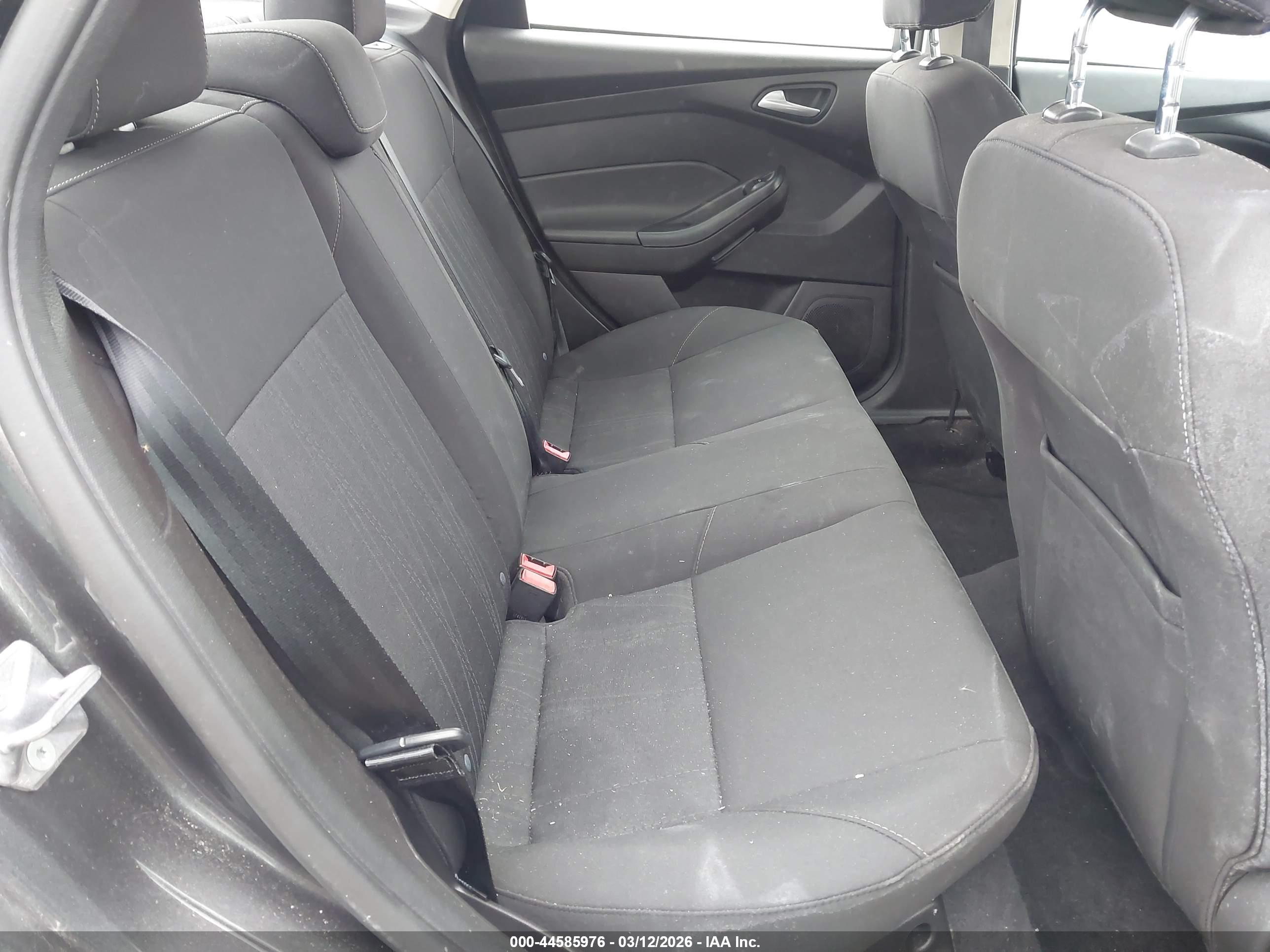 FORD FOCUS image 8