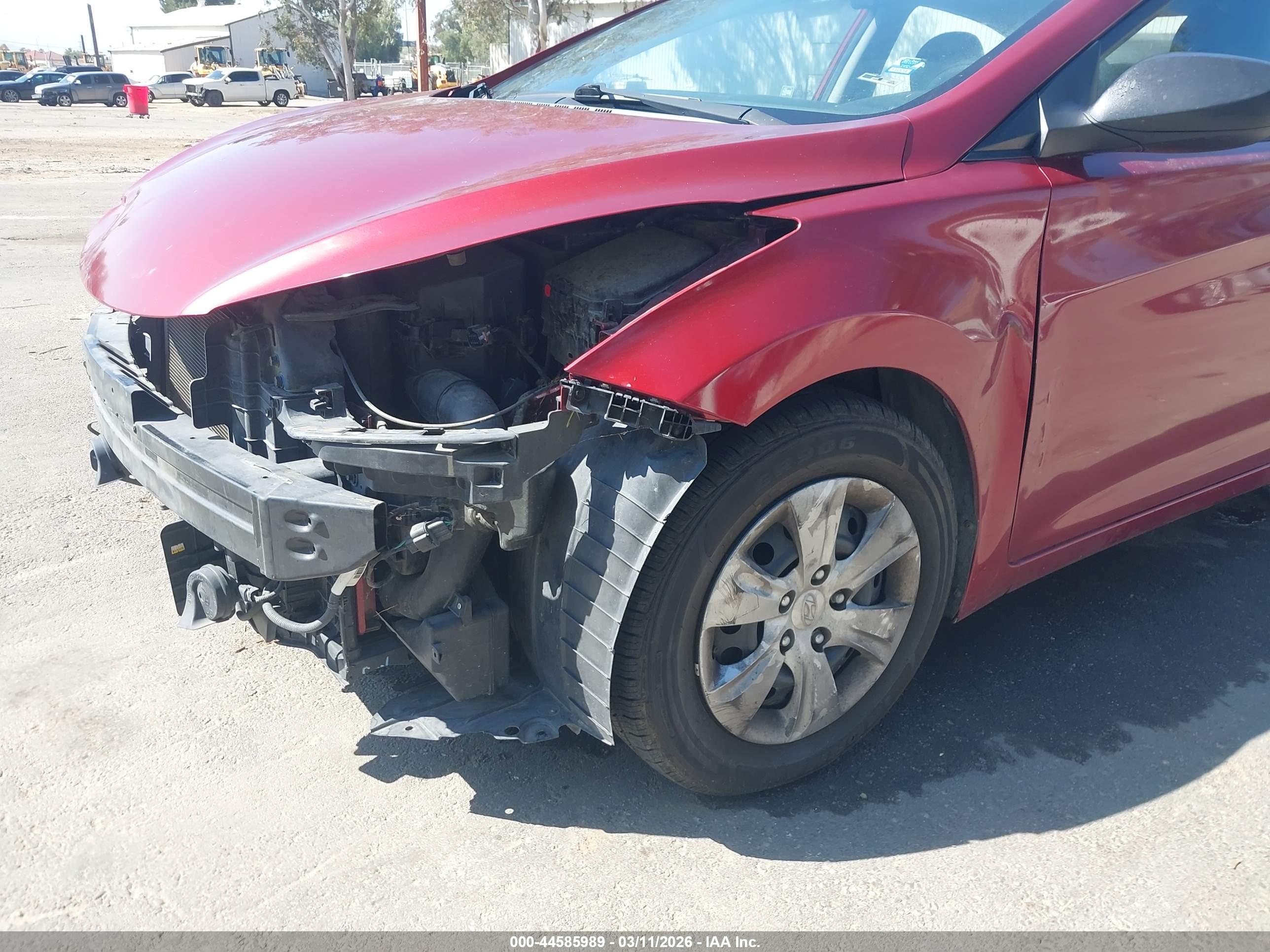 HYUNDAI ELANTRA image 6