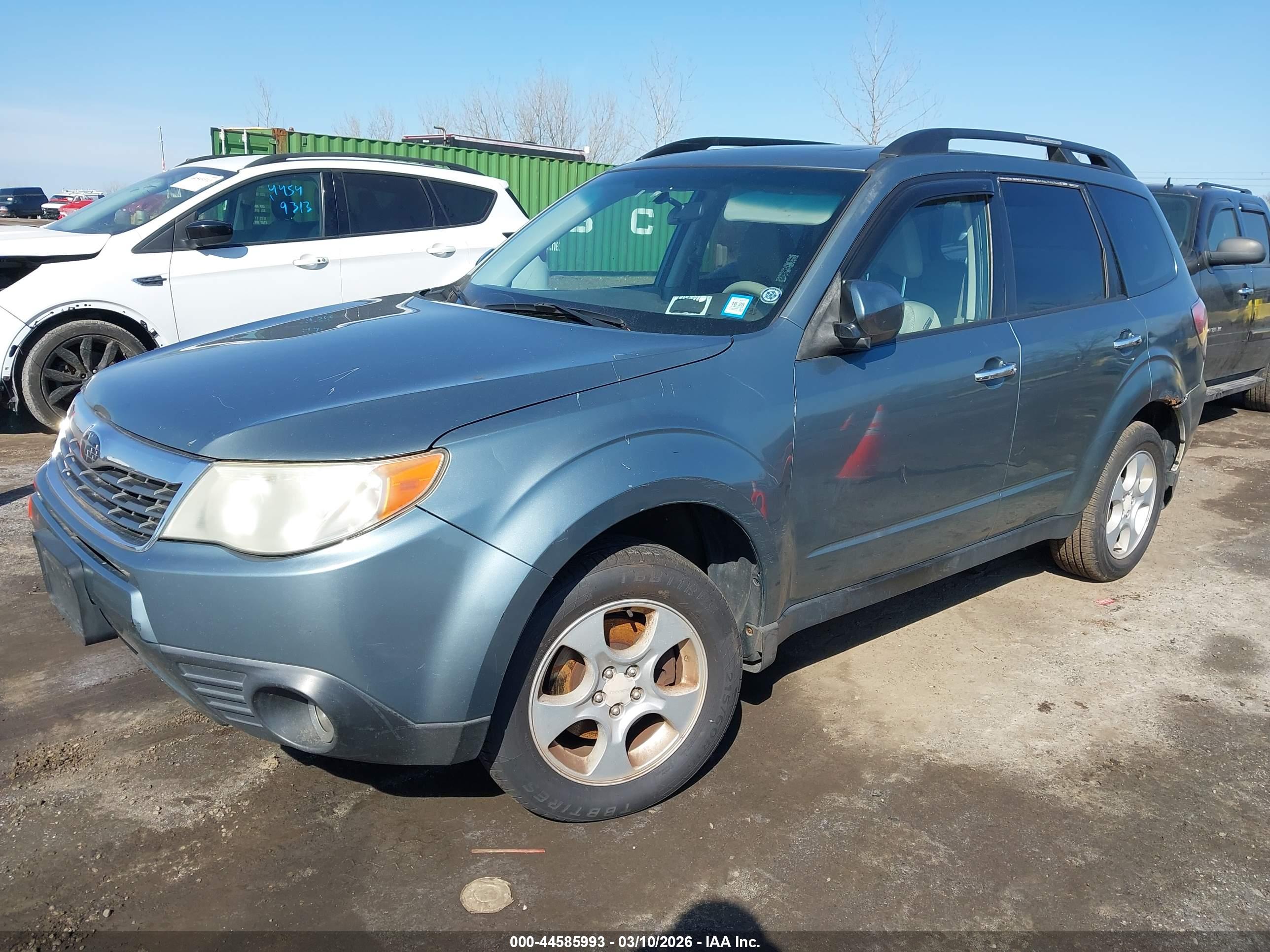 SUBARU FORESTER image 2