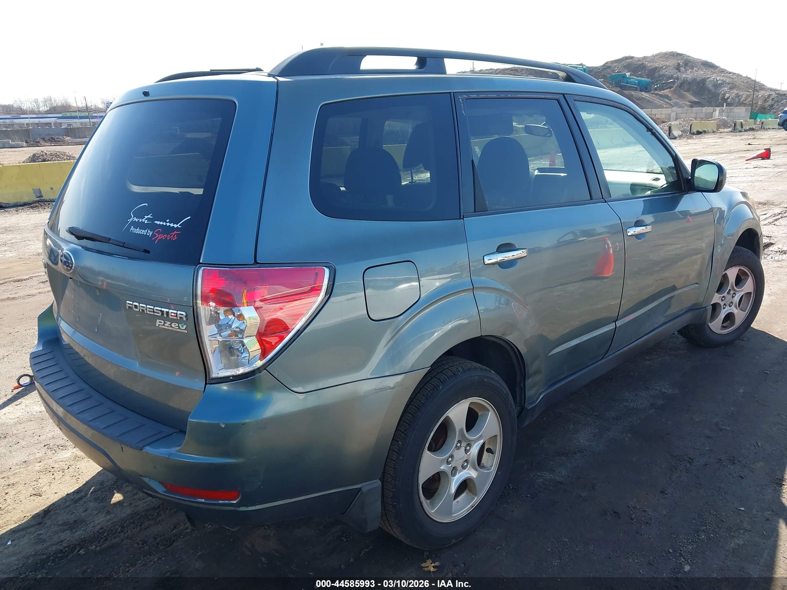 SUBARU FORESTER image 4