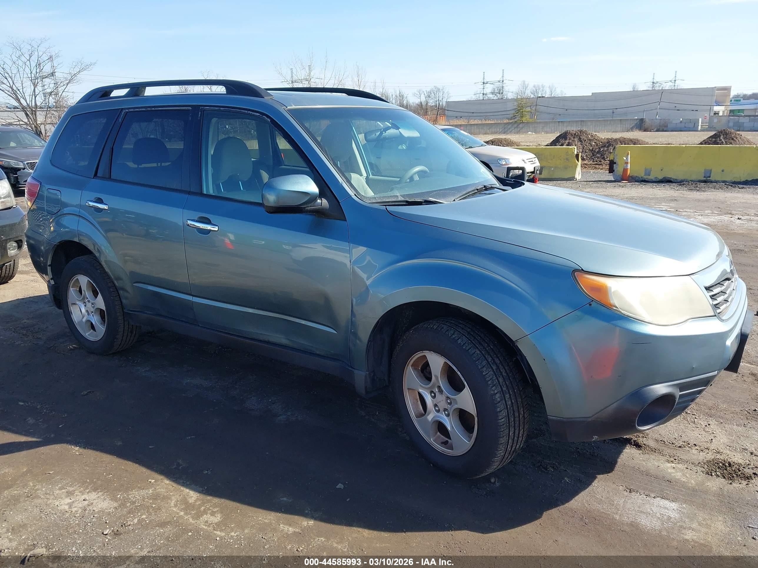 SUBARU FORESTER image 6