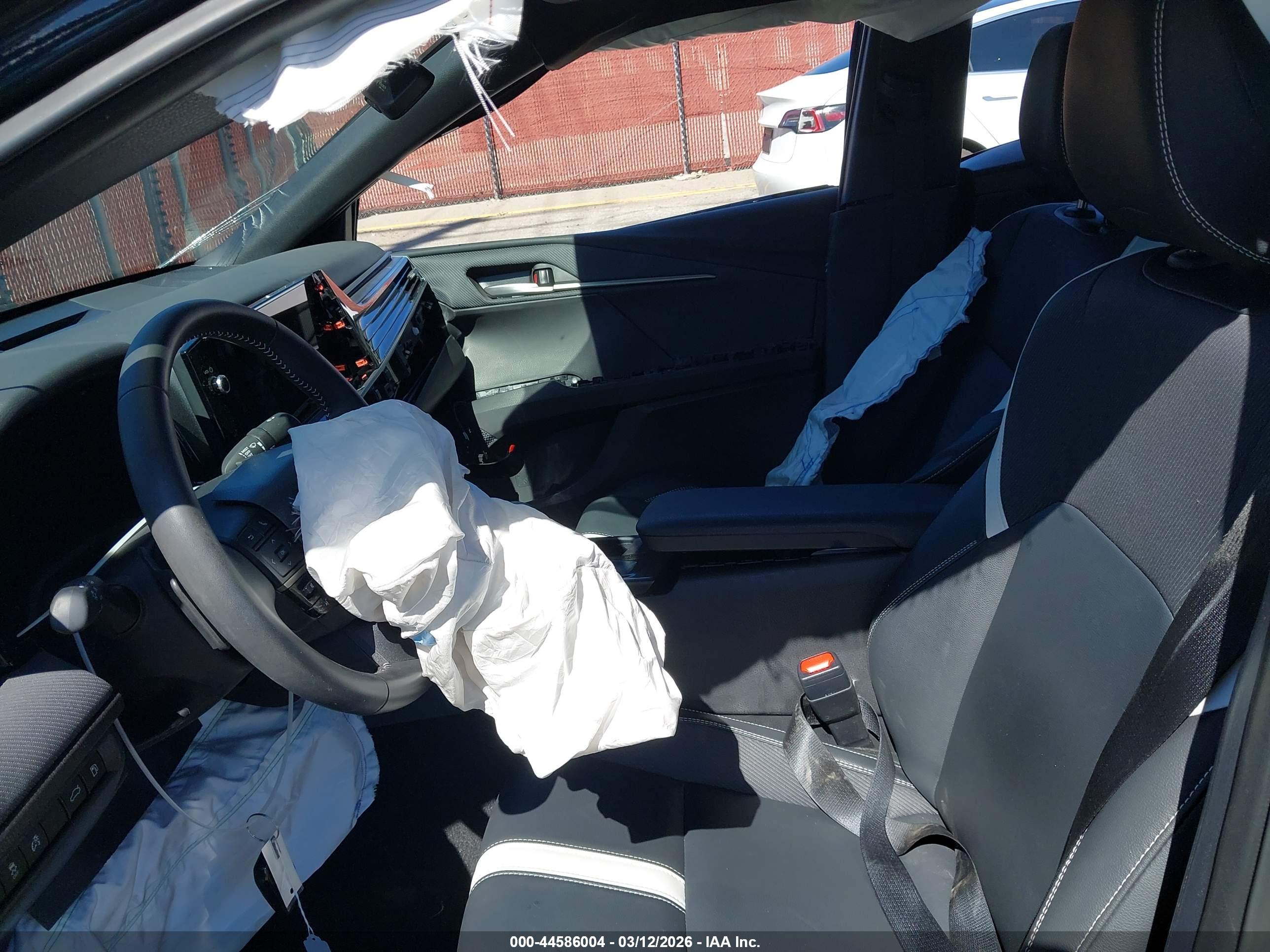 TOYOTA CAMRY image 5