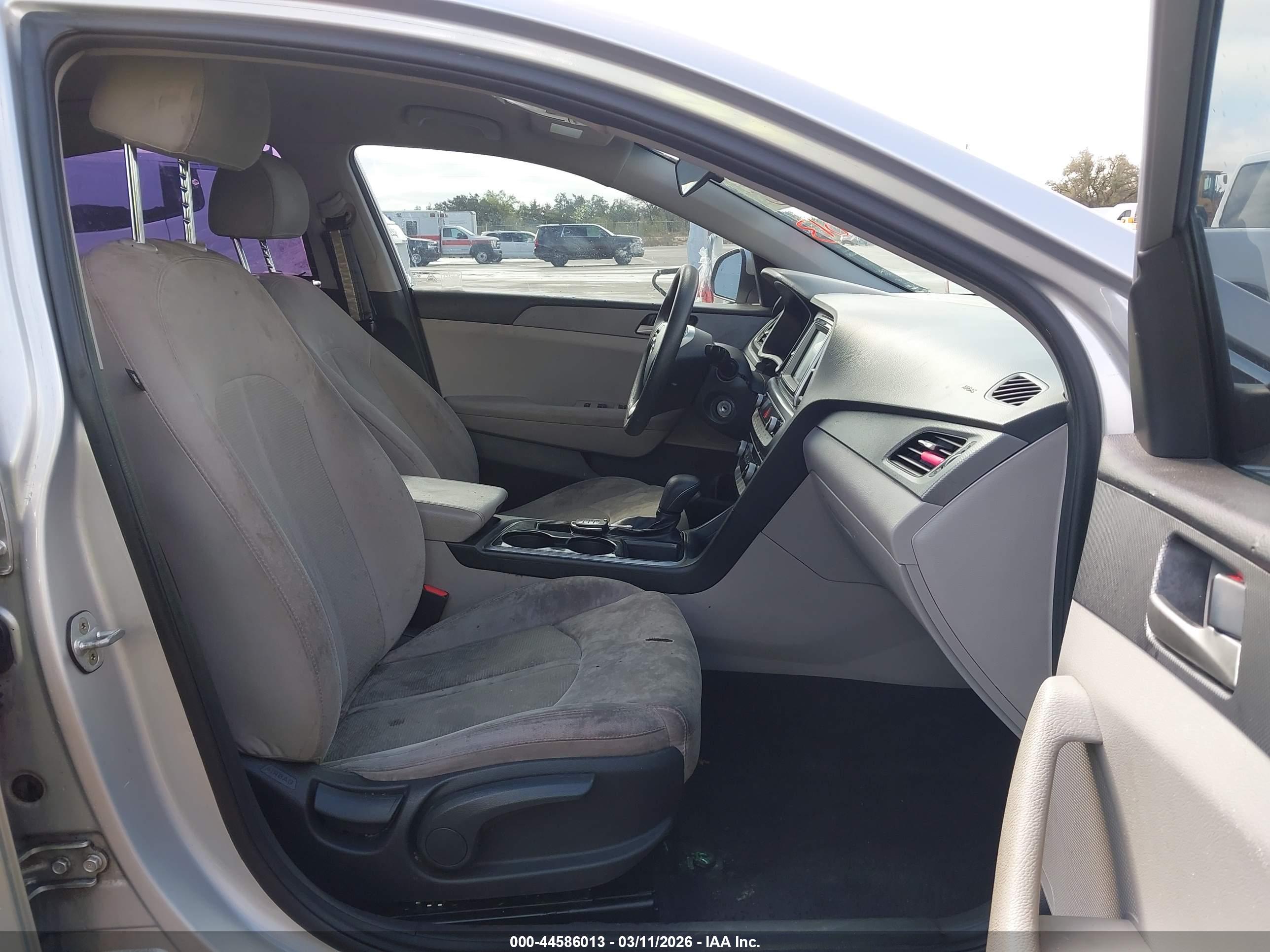 HYUNDAI SONATA image 5