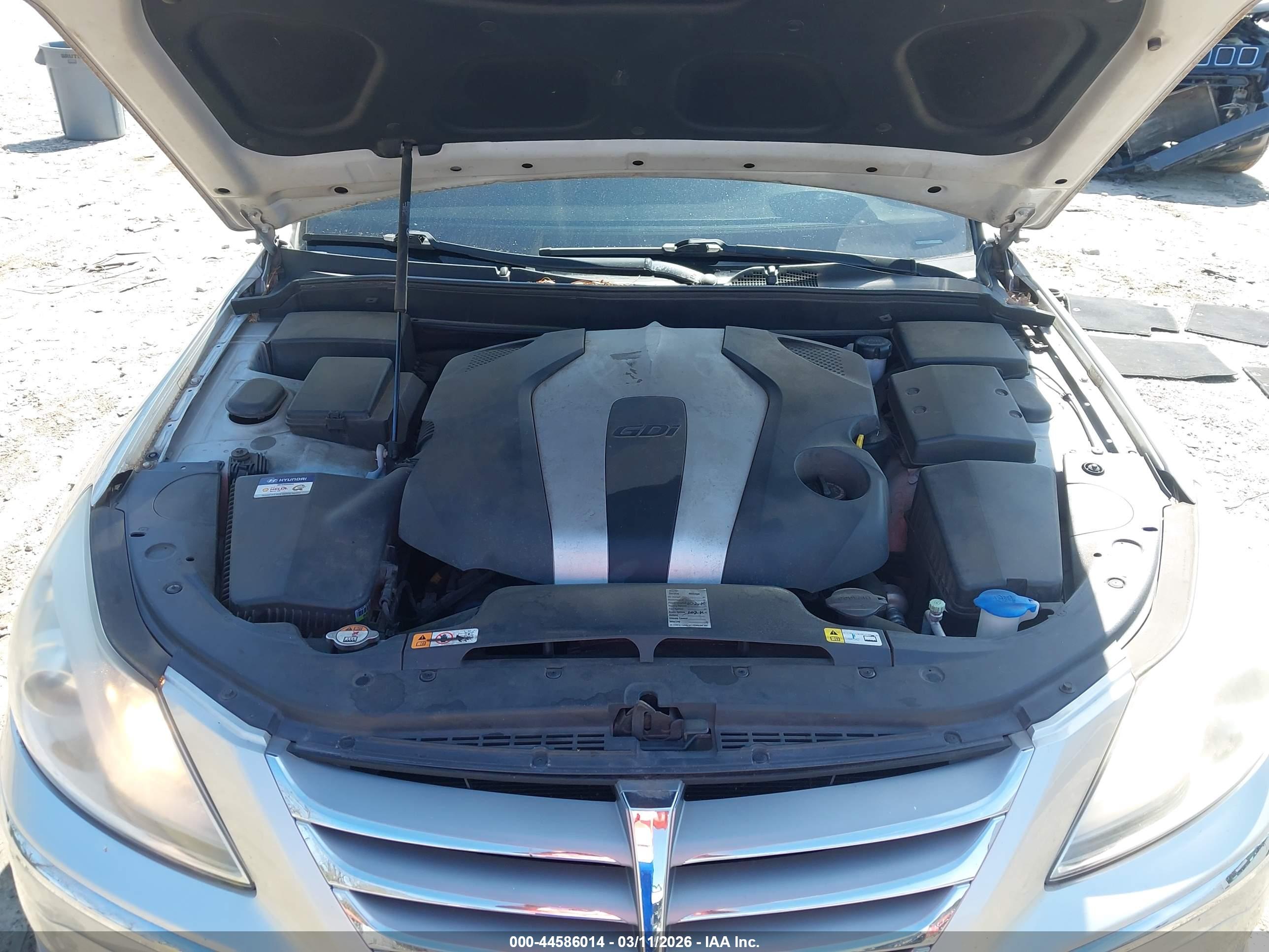 HYUNDAI GENESIS image 10
