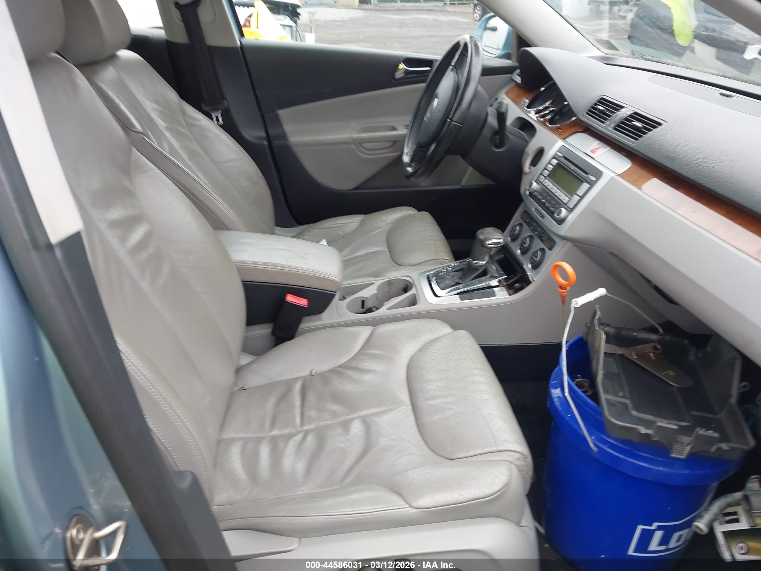 VOLKSWAGEN PASSAT image 5