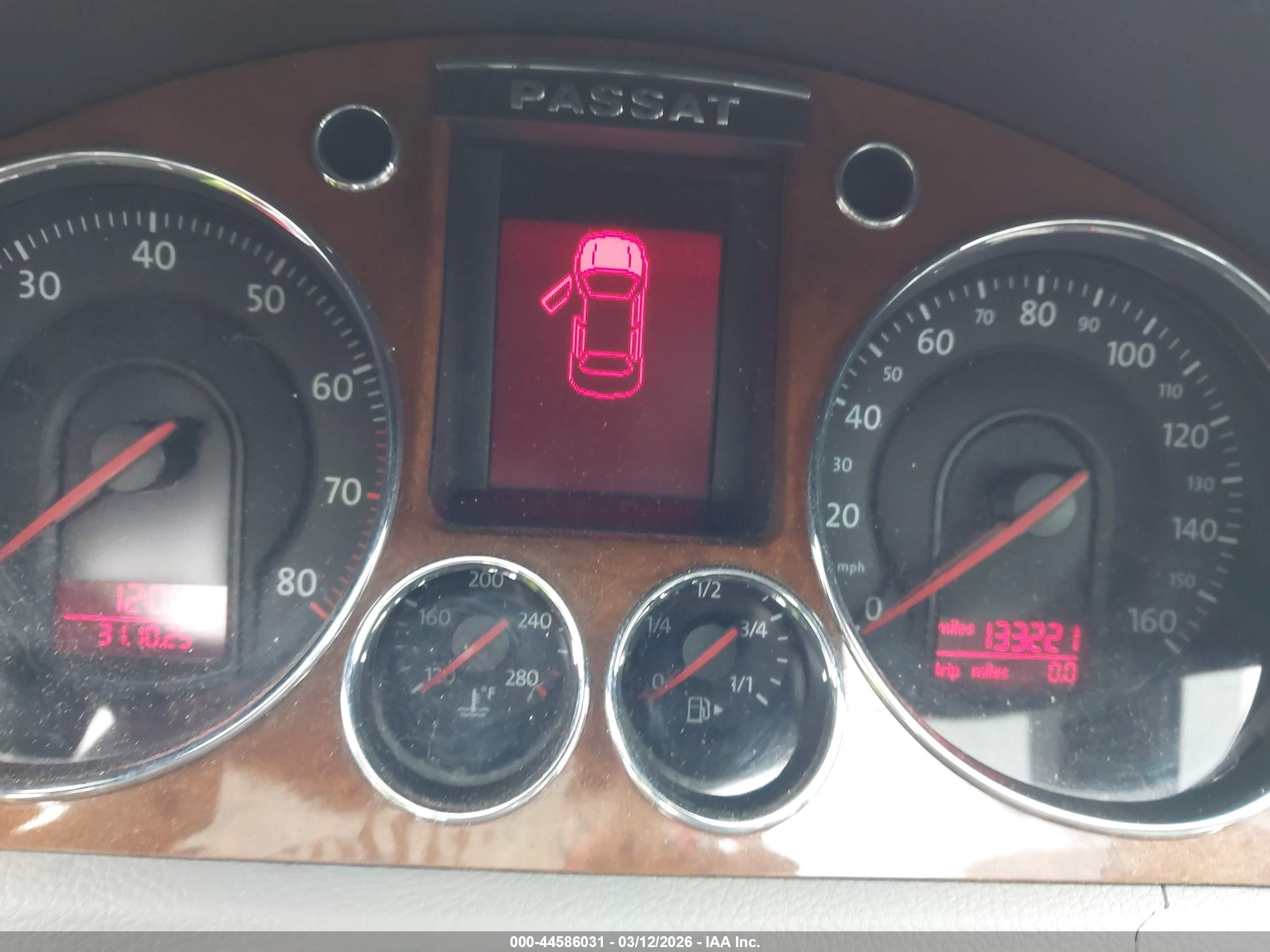 VOLKSWAGEN PASSAT image 7
